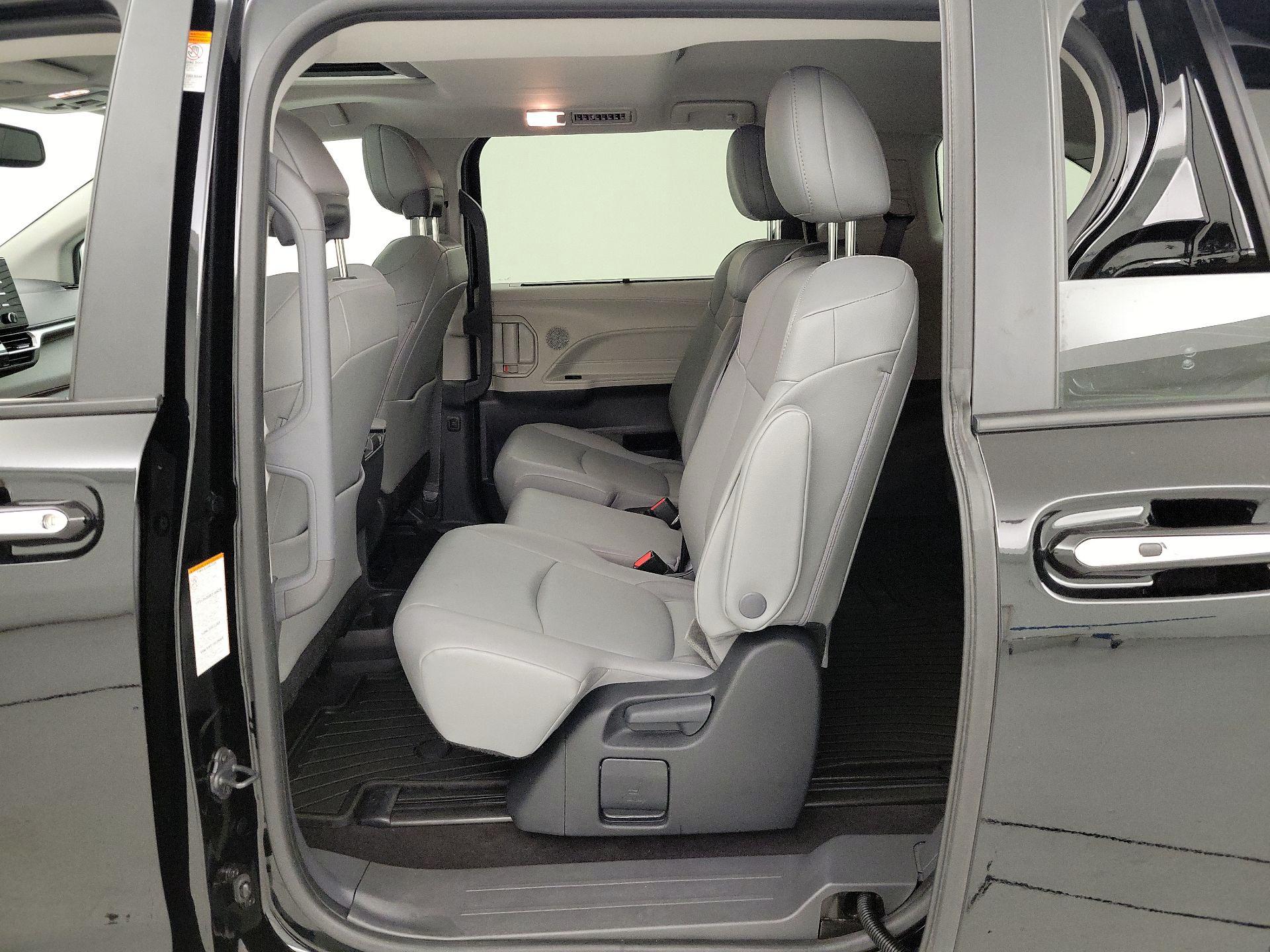 Thumbnail: 2024 Toyota Sienna - 20