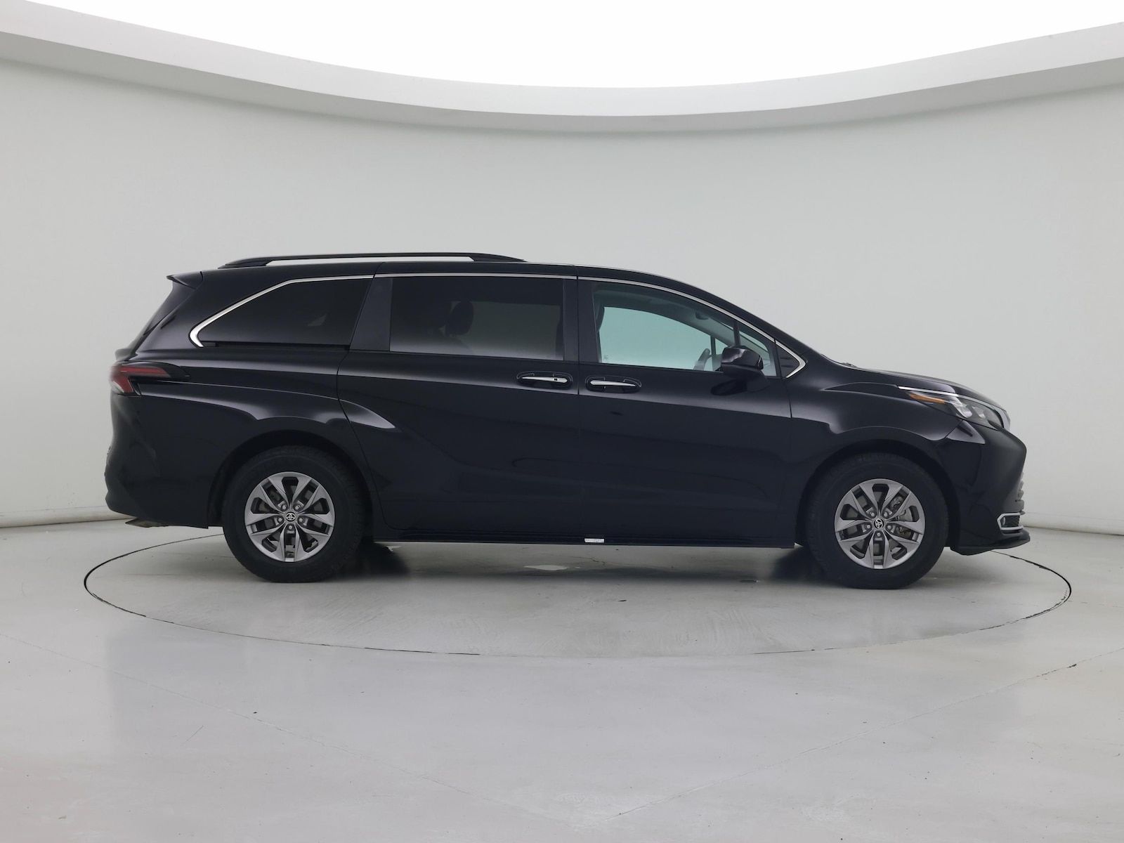 2024 Toyota Sienna XLE - Photo 8