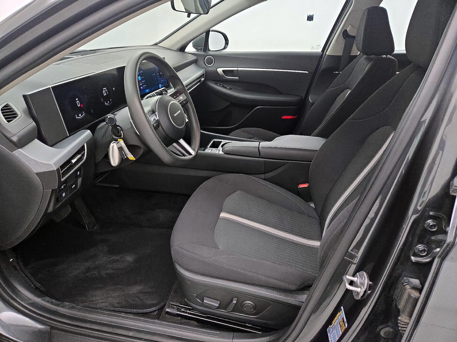 2025 Hyundai Sonata SEL - Photo 12