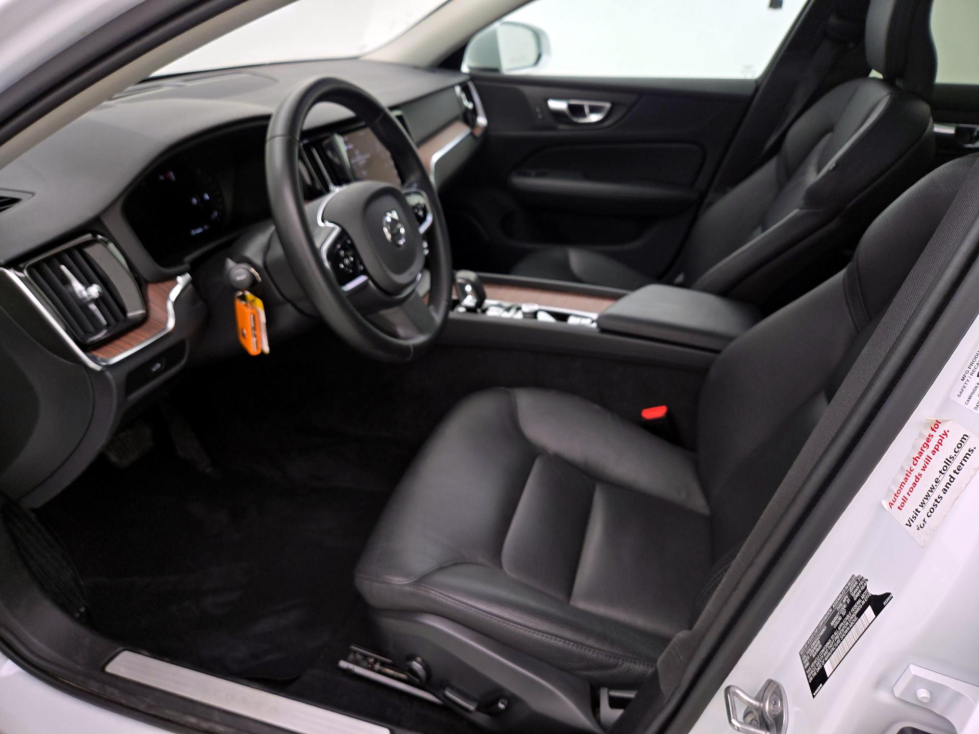 Thumbnail: 2025 Volvo S60 - 11