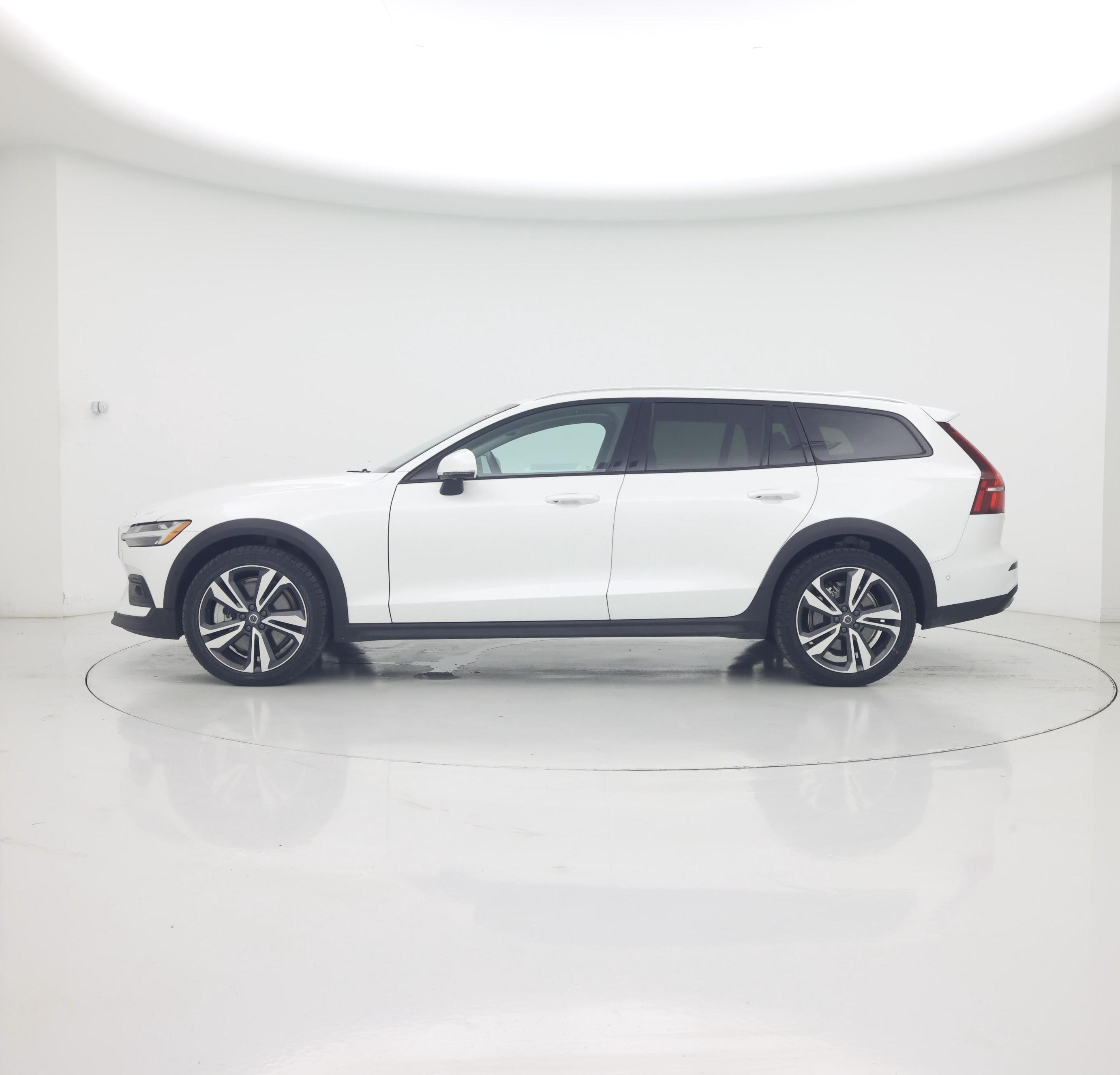 Thumbnail: 2025 Volvo S60 - 3