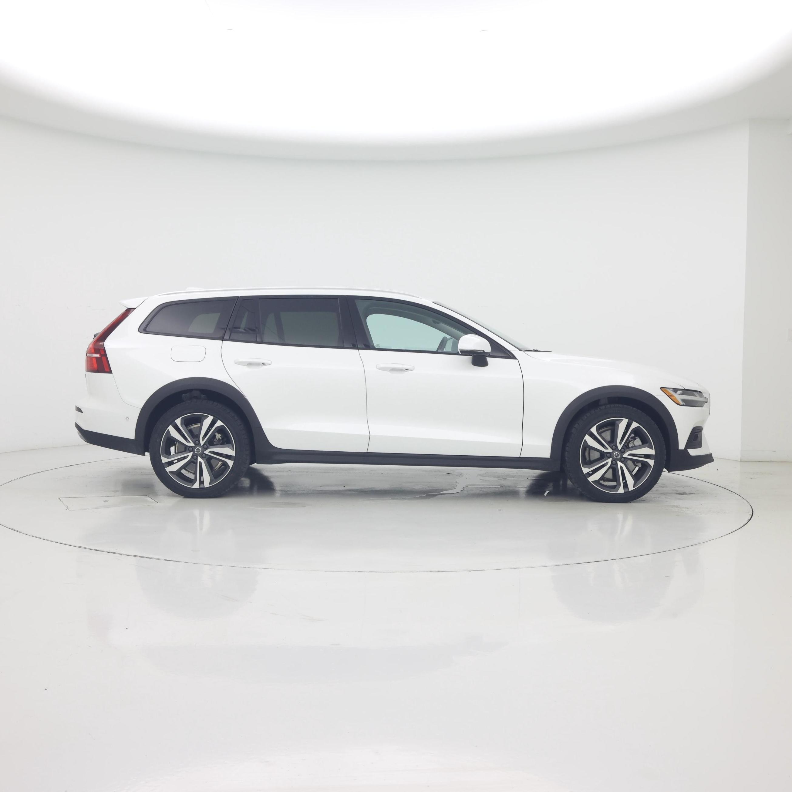 Thumbnail: 2025 Volvo S60 - 7