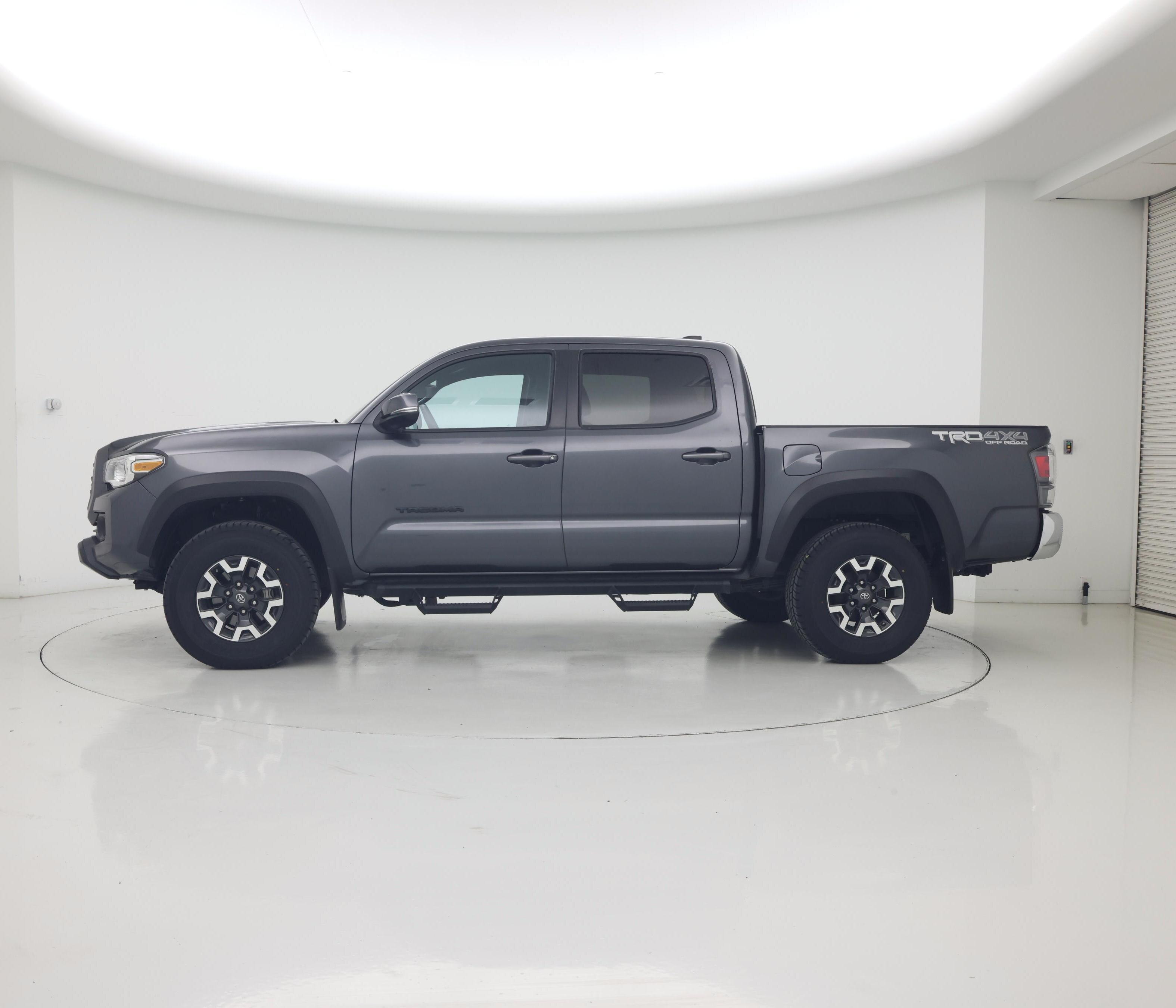 Thumbnail: 2020 Toyota Tacoma - 3