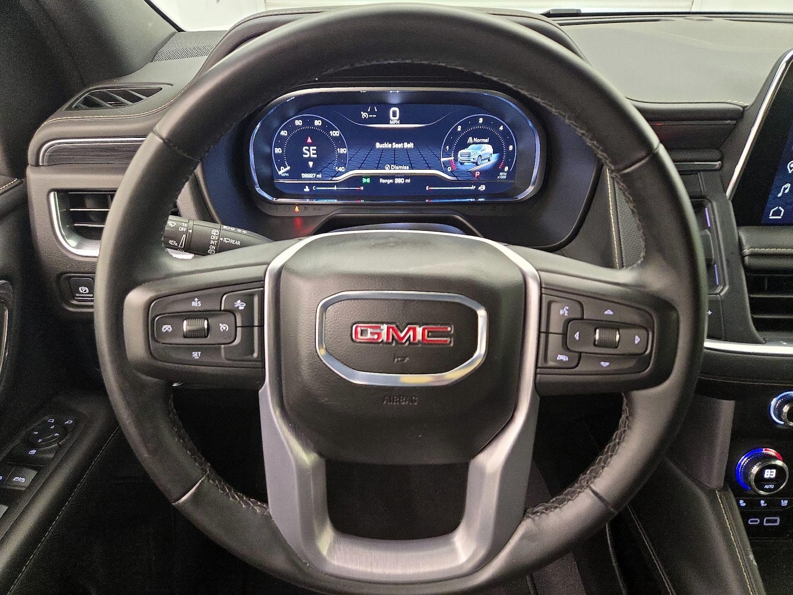 2024 GMC Yukon XL SLT - Photo 11