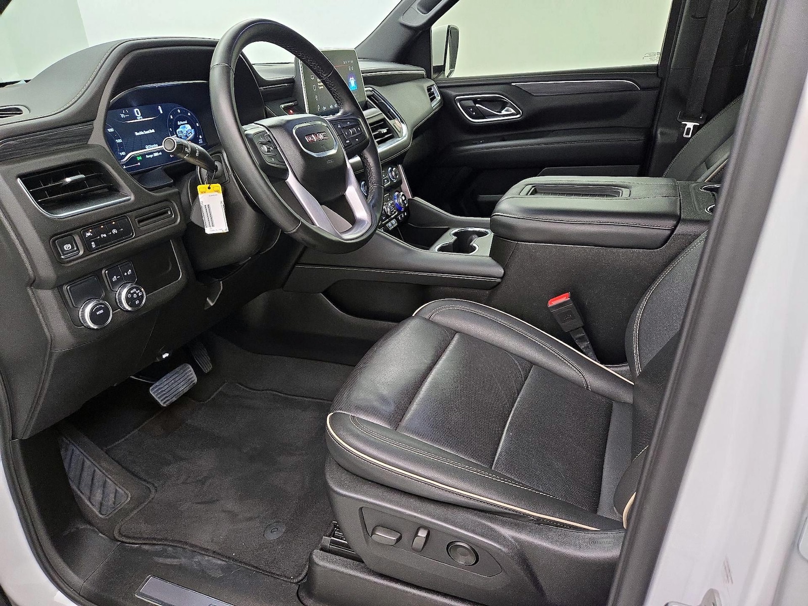 2024 GMC Yukon XL SLT - Photo 12