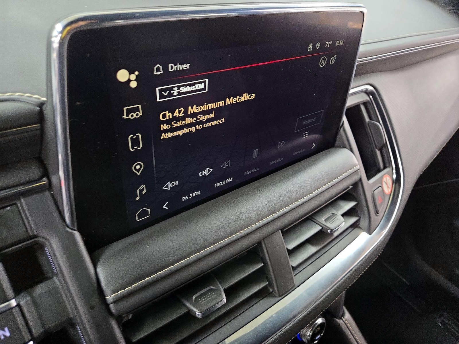 2024 GMC Yukon XL SLT - Photo 16