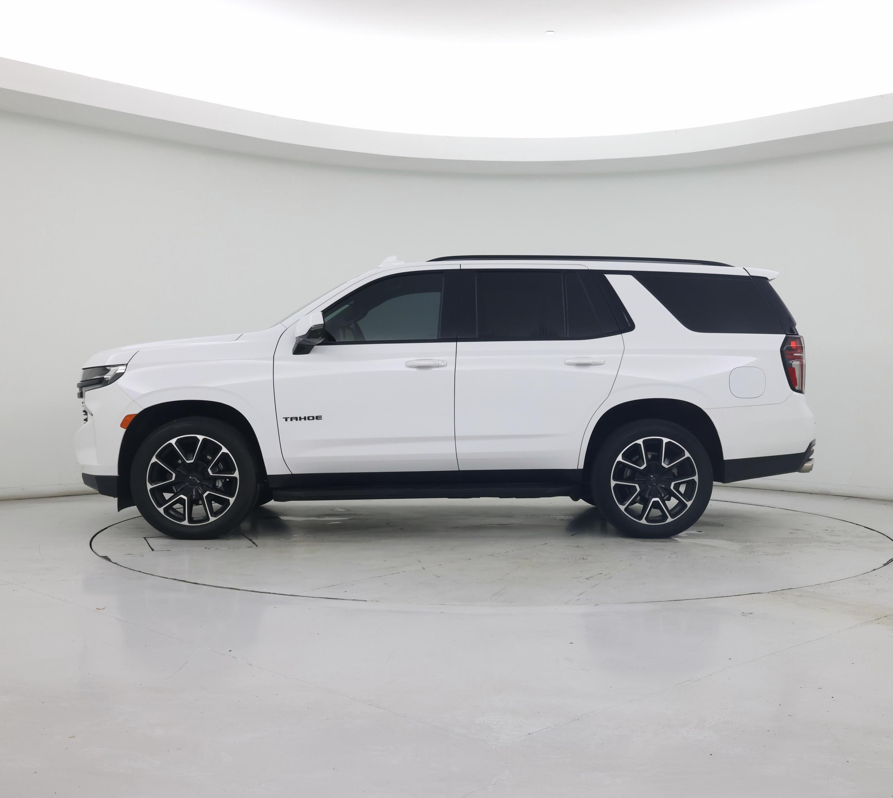 Thumbnail: 2023 Chevrolet Tahoe - 3