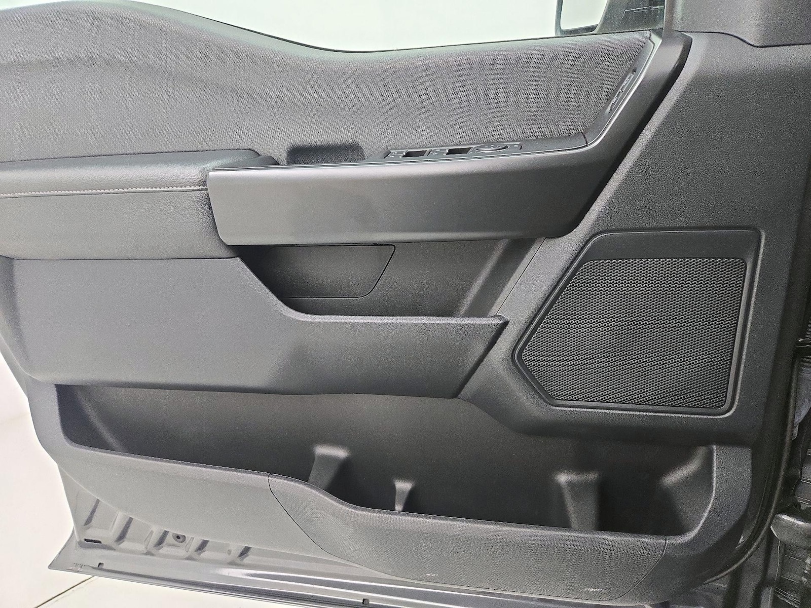 2024 Ford F-150 STX - Photo 13