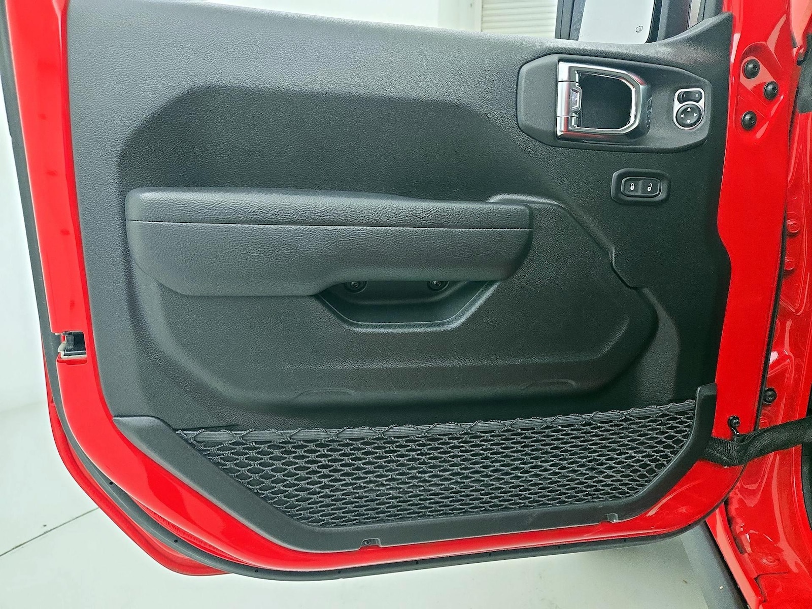 2025 Jeep Wrangler 4-Door Willys - Photo 14