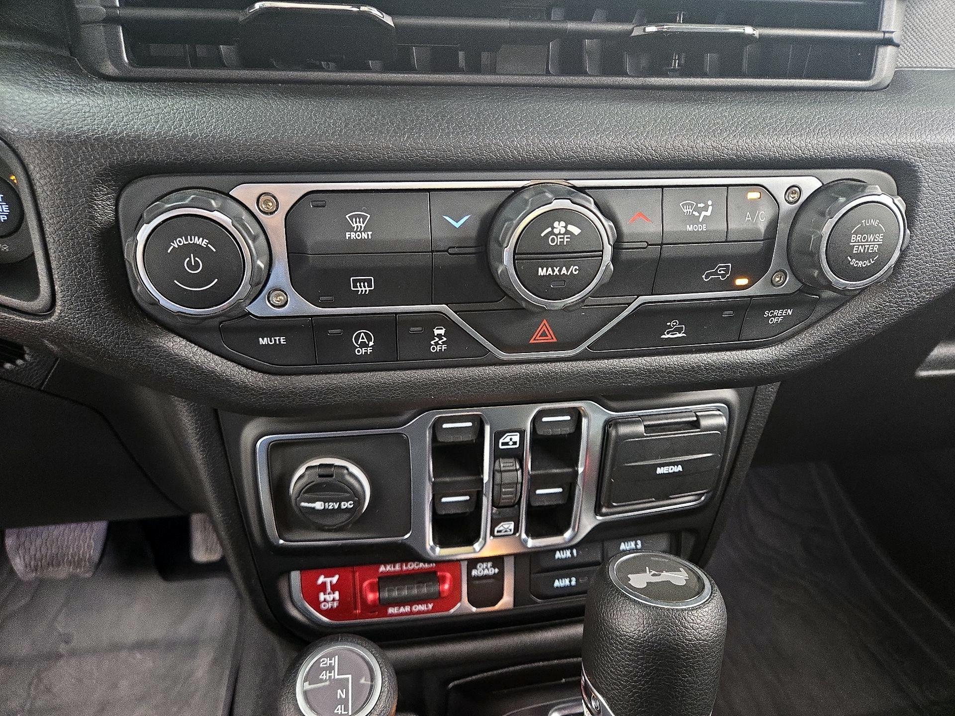 Thumbnail: 2025 Jeep Wrangler - 16