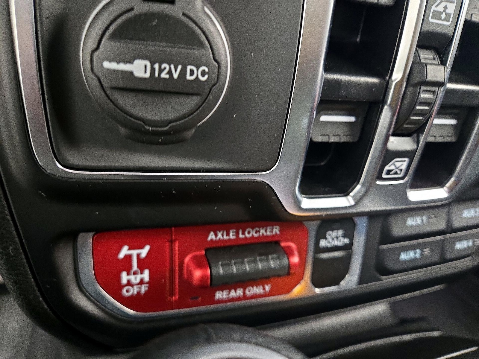 2025 Jeep Wrangler 4-Door Willys - Photo 20