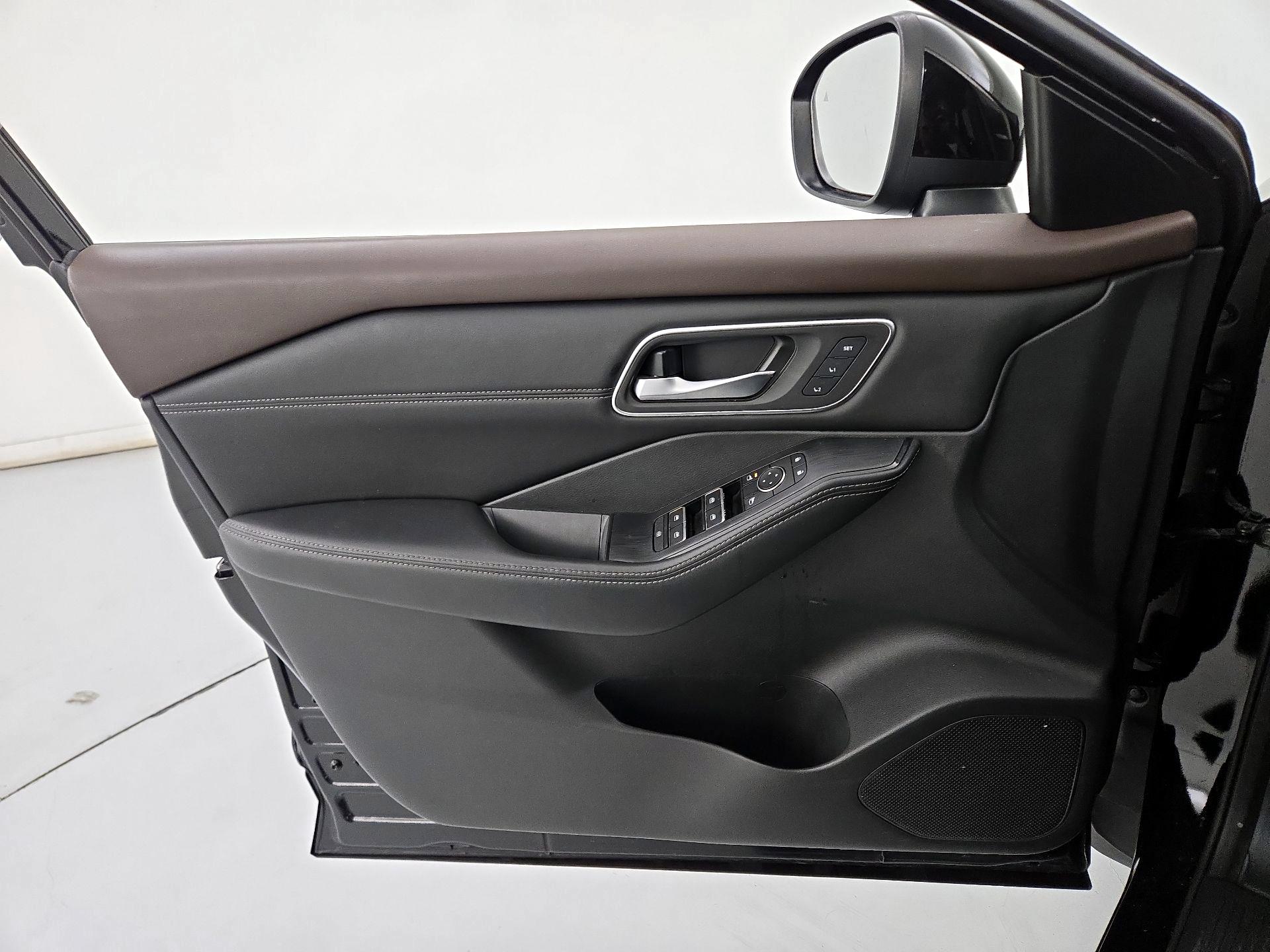 Thumbnail: 2021 Nissan Rogue - 12