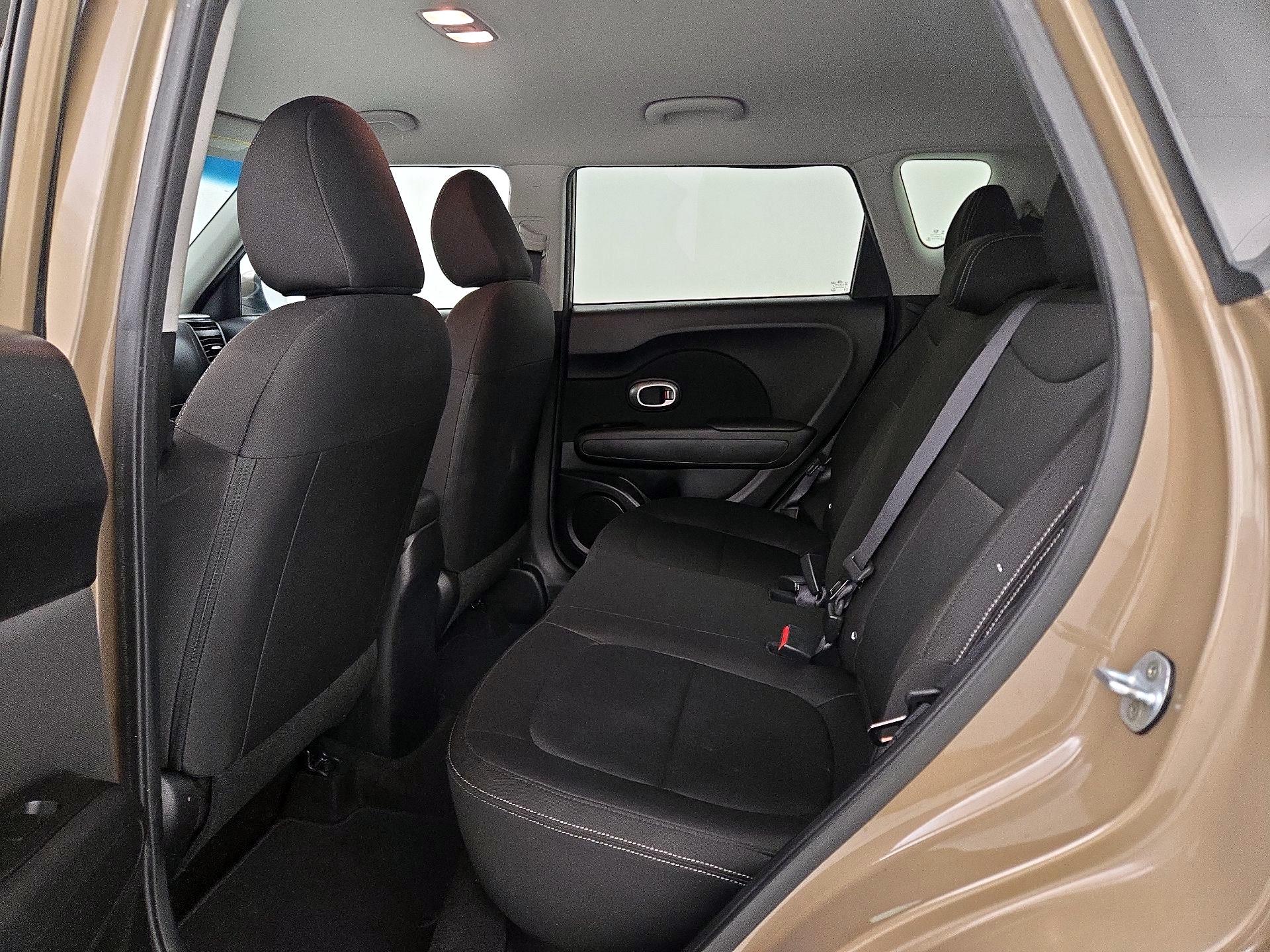 Thumbnail: 2016 Kia Soul - 18