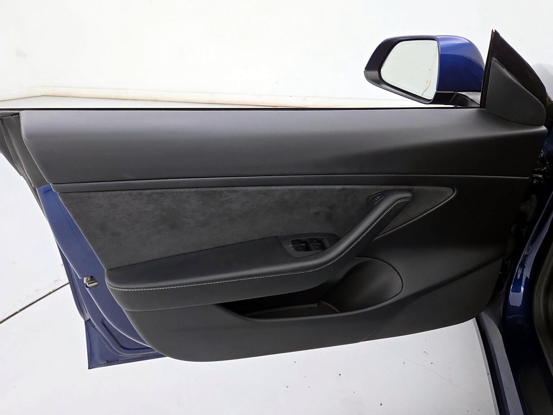 Thumbnail: 2021 Tesla Model 3 - 12