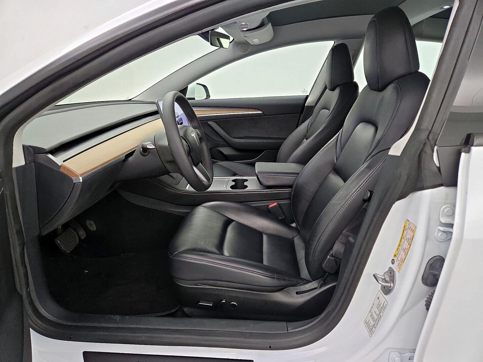 Thumbnail: 2023 Tesla Model 3 - 11
