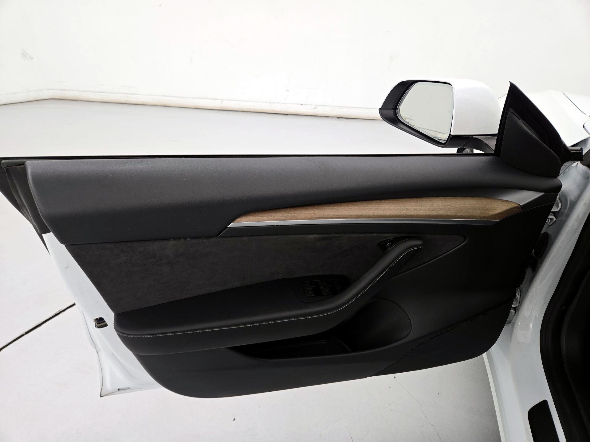 Thumbnail: 2023 Tesla Model 3 - 12
