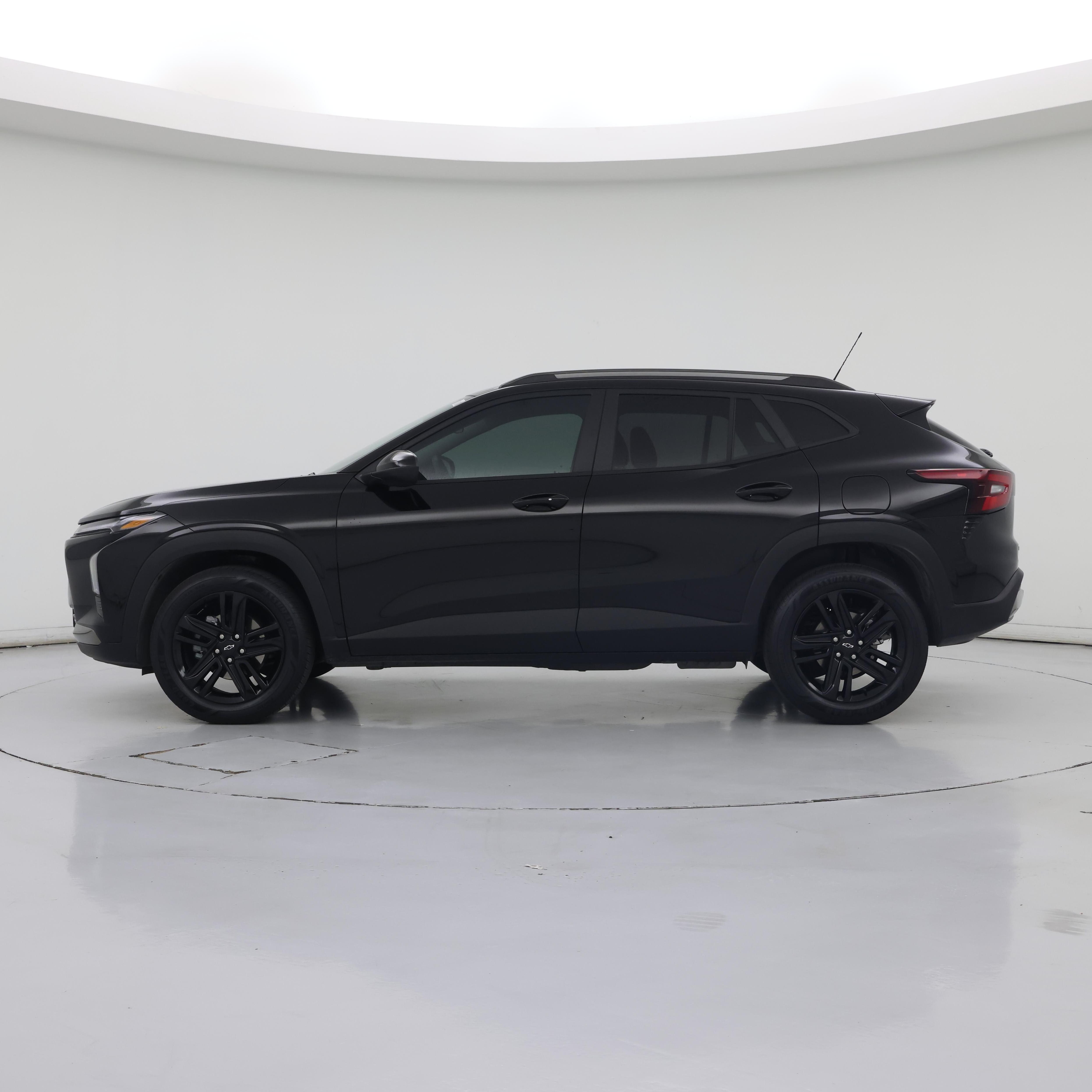 Thumbnail: 2026 Chevrolet Trax - 3
