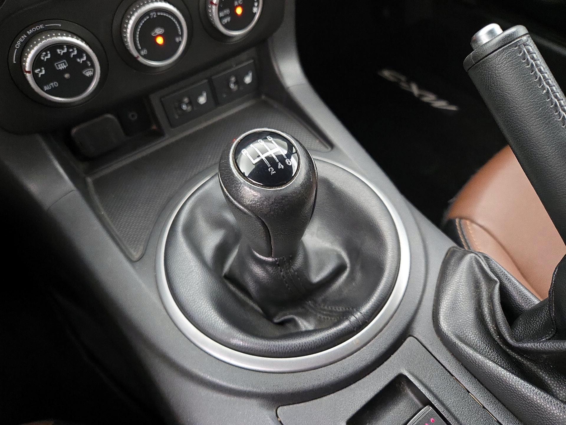Thumbnail: 2014 Mazda MX-5 Miata - 16