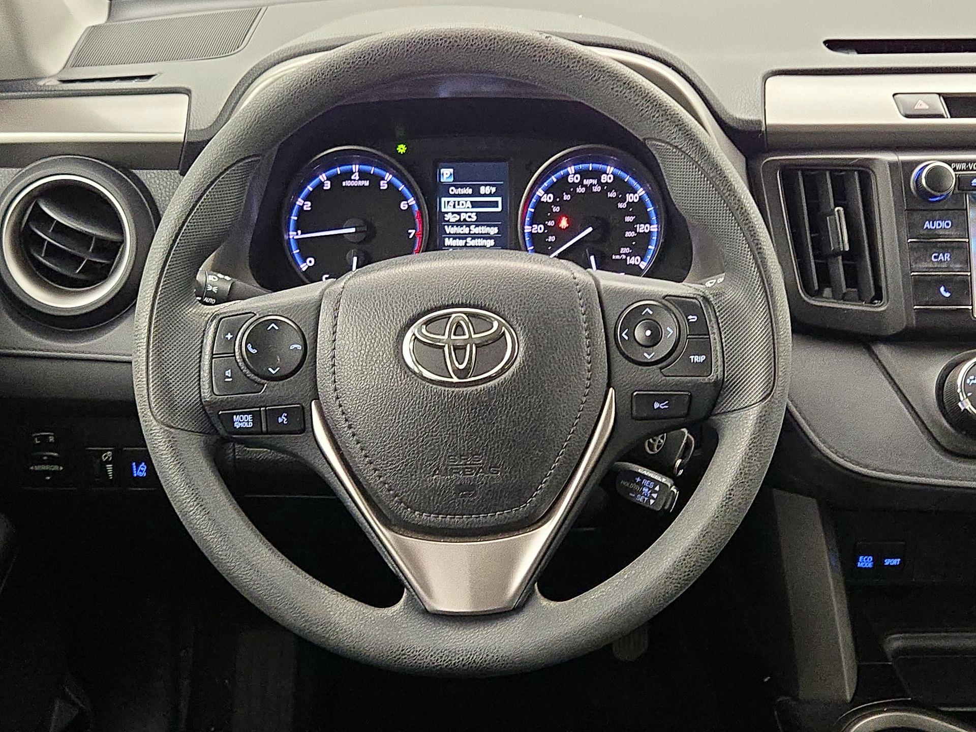 Thumbnail: 2017 Toyota RAV4 - 10