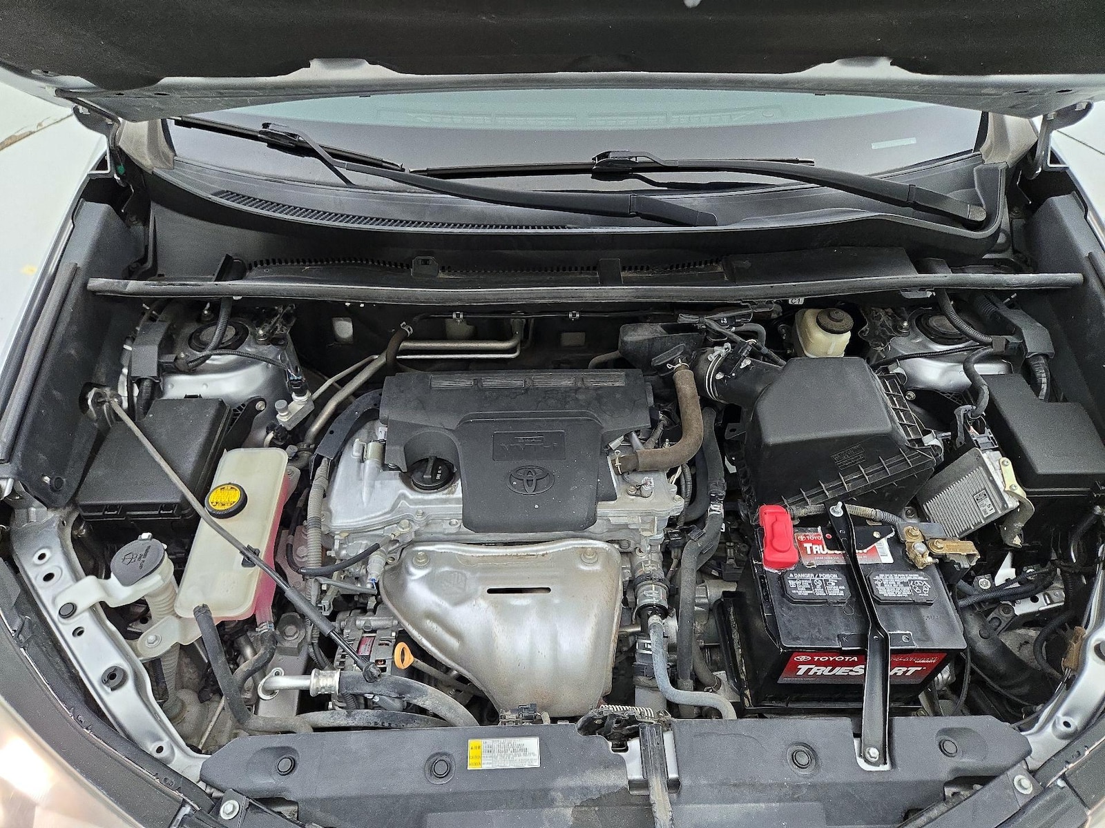 2017 Toyota RAV4 LE - Photo 22