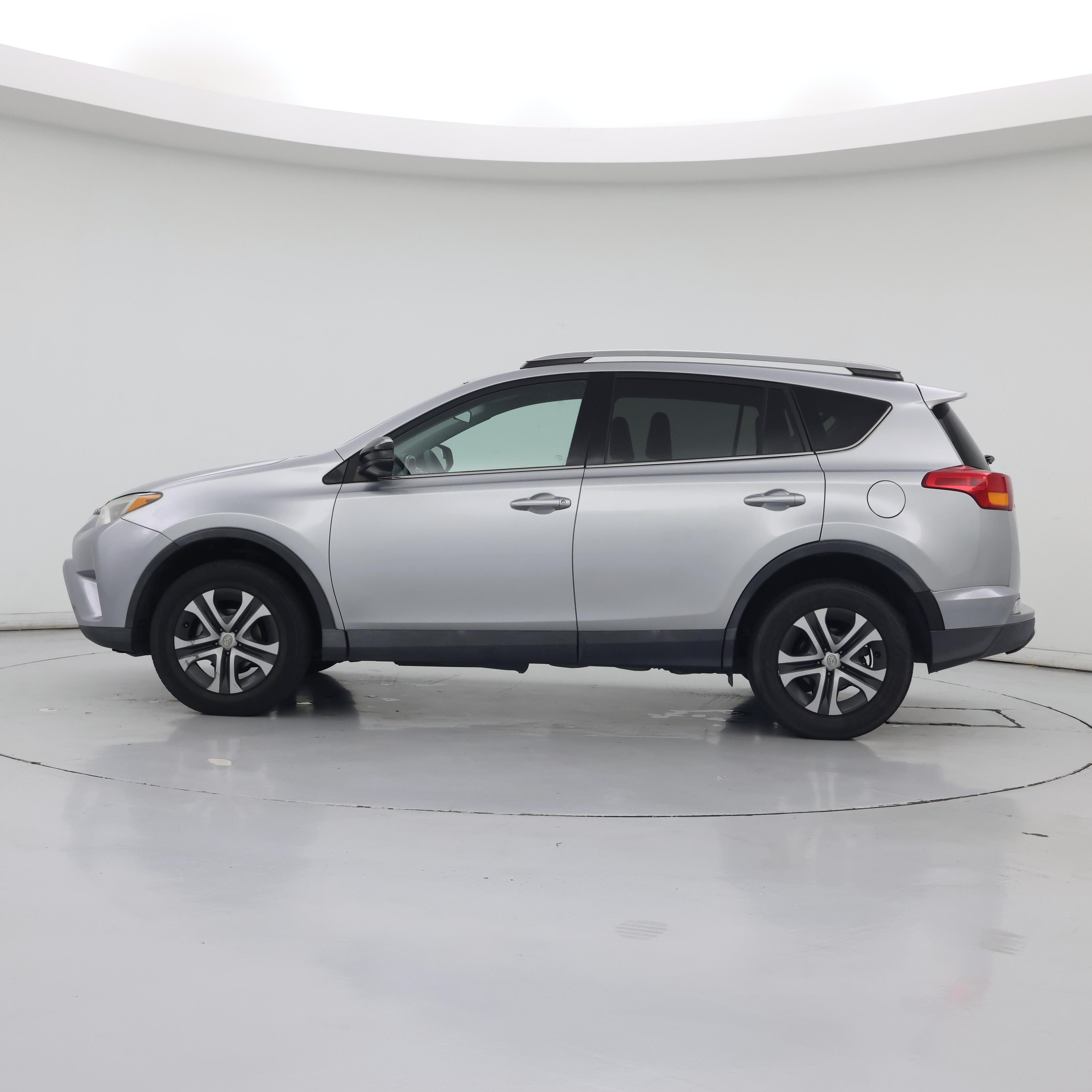 Thumbnail: 2017 Toyota RAV4 - 3