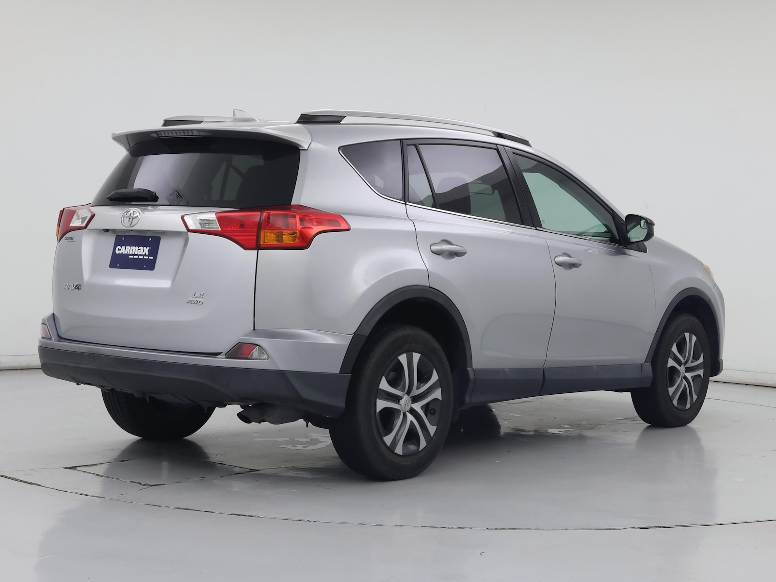 2017 Toyota RAV4 LE - Photo 9