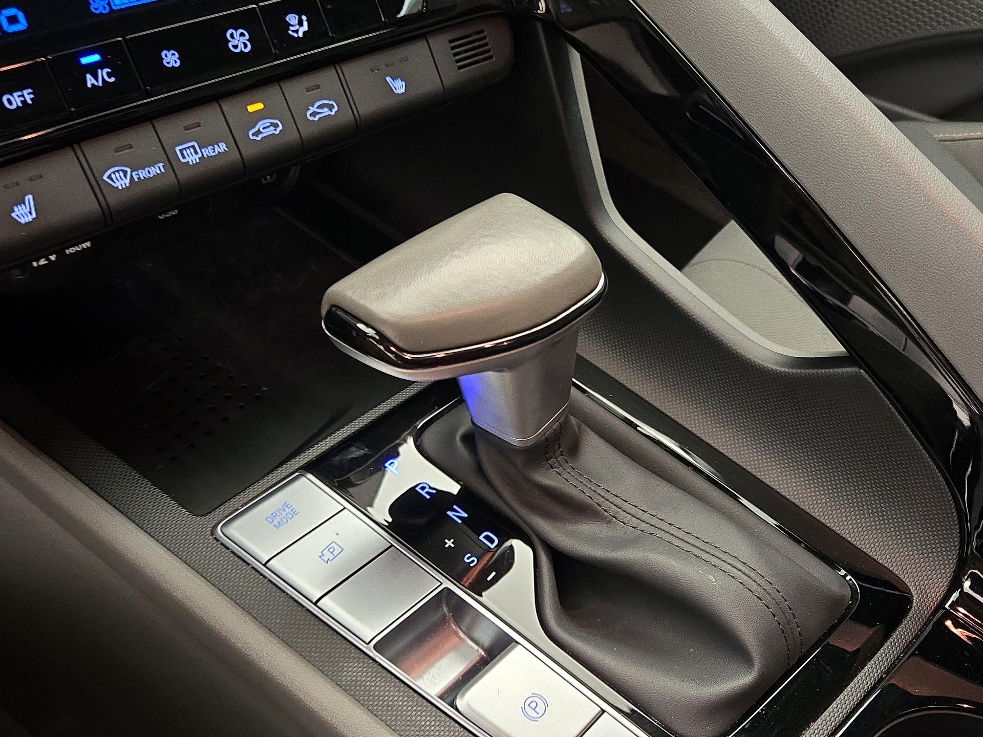 Thumbnail: 2023 Hyundai Elantra - 18