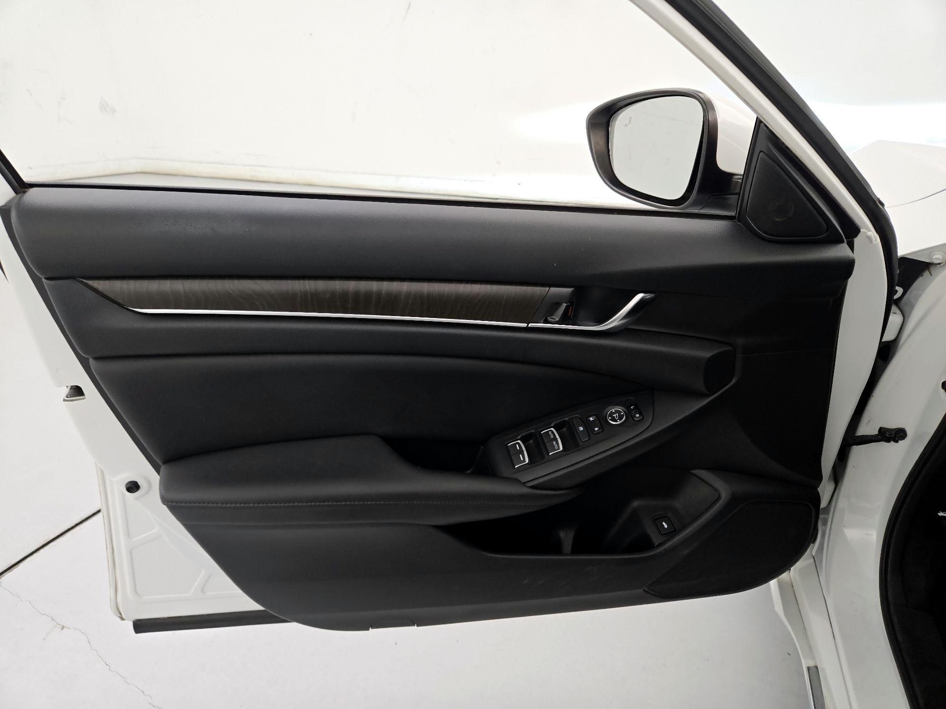 Thumbnail: 2019 Honda Accord - 12