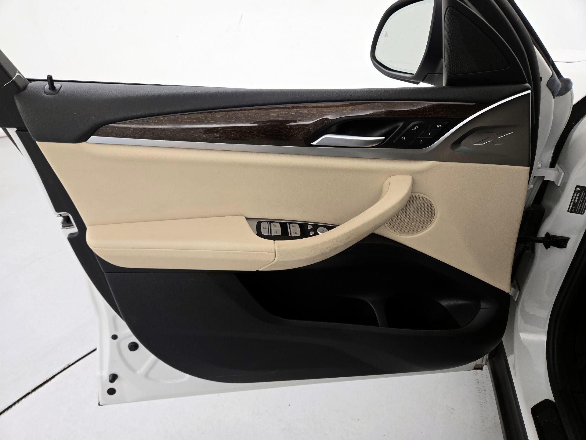 Thumbnail: 2023 BMW X4 - 12