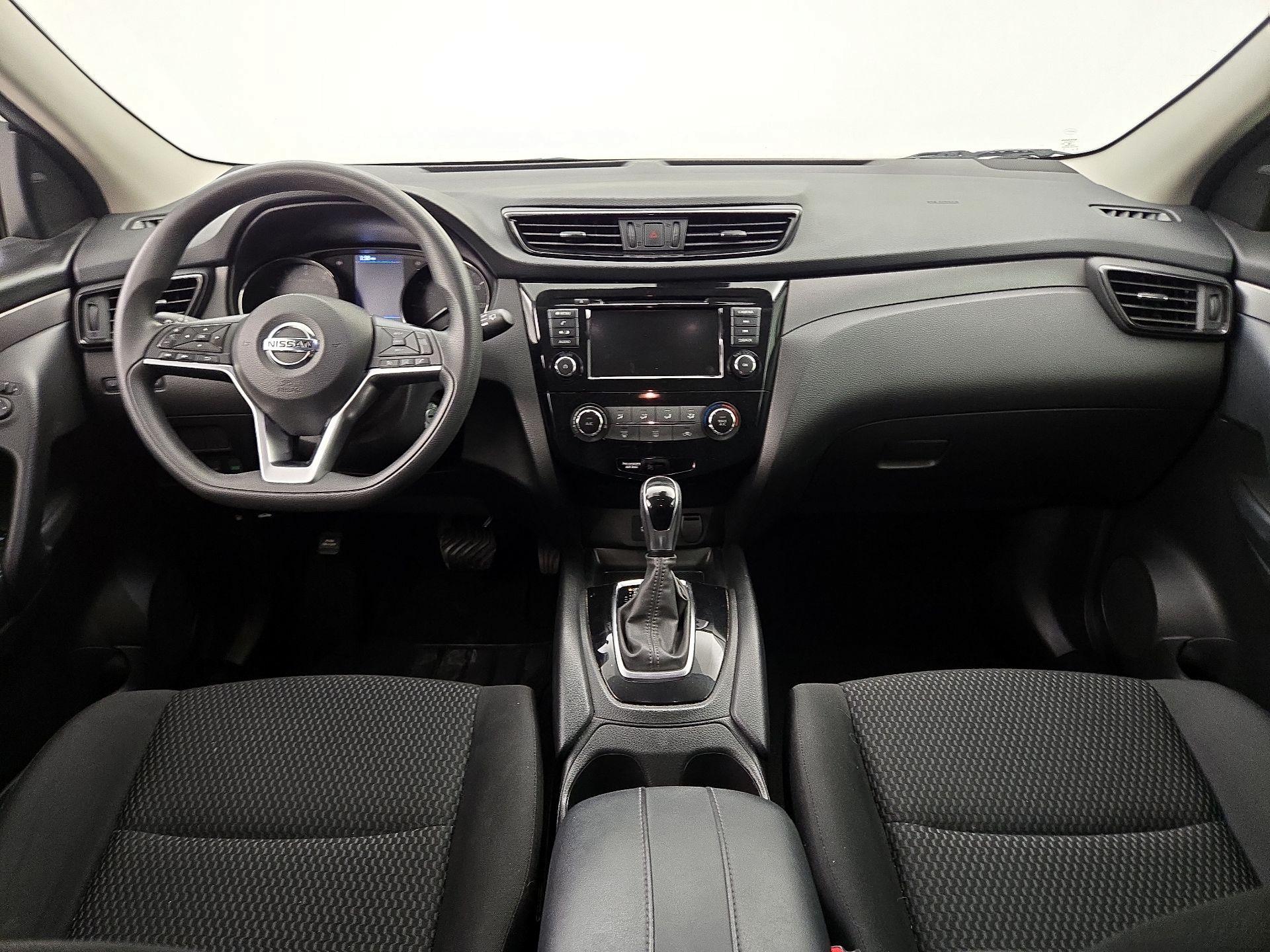 Thumbnail: 2020 Nissan Rogue Sport - 9