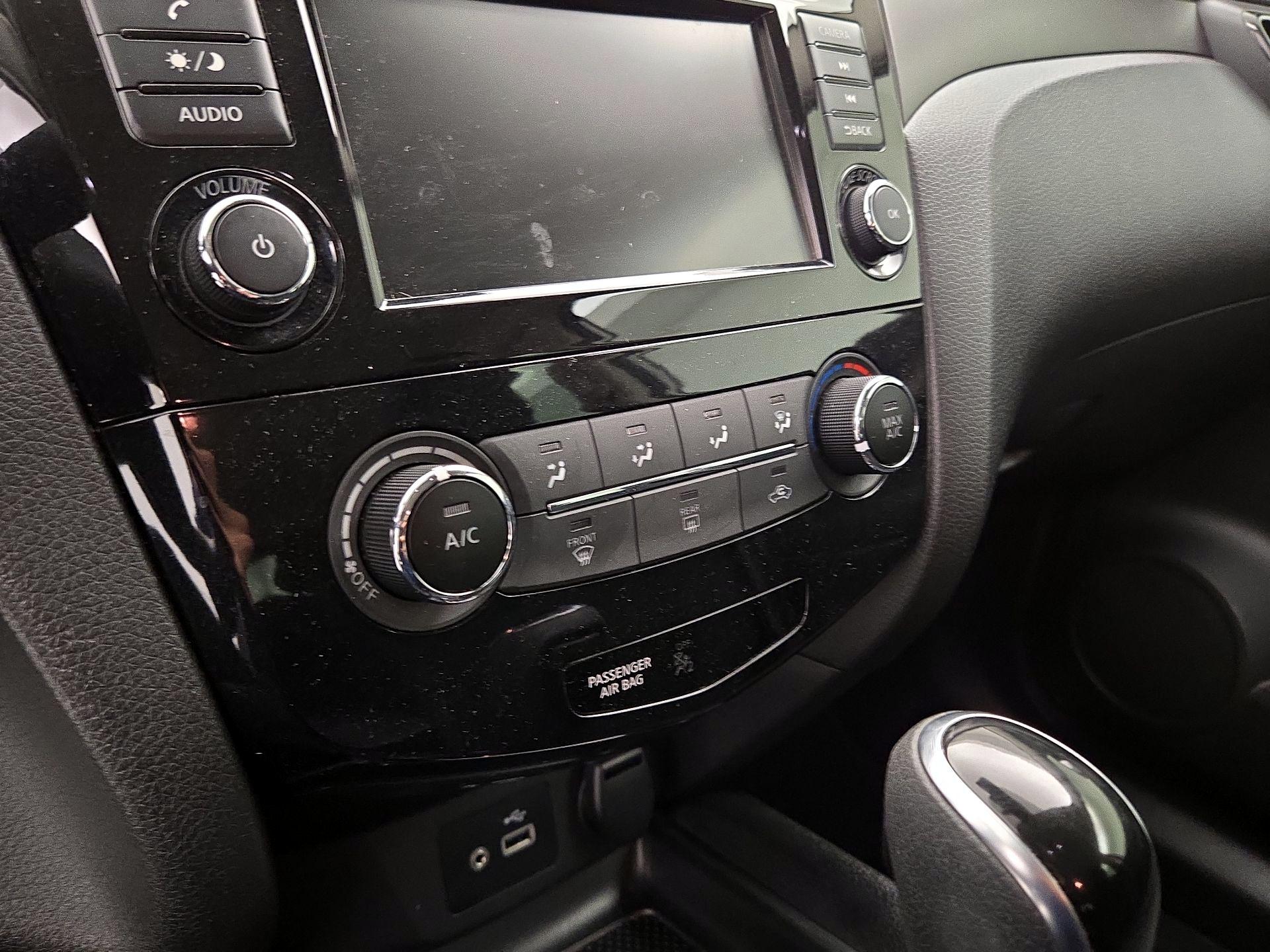 Thumbnail: 2020 Nissan Rogue Sport - 16