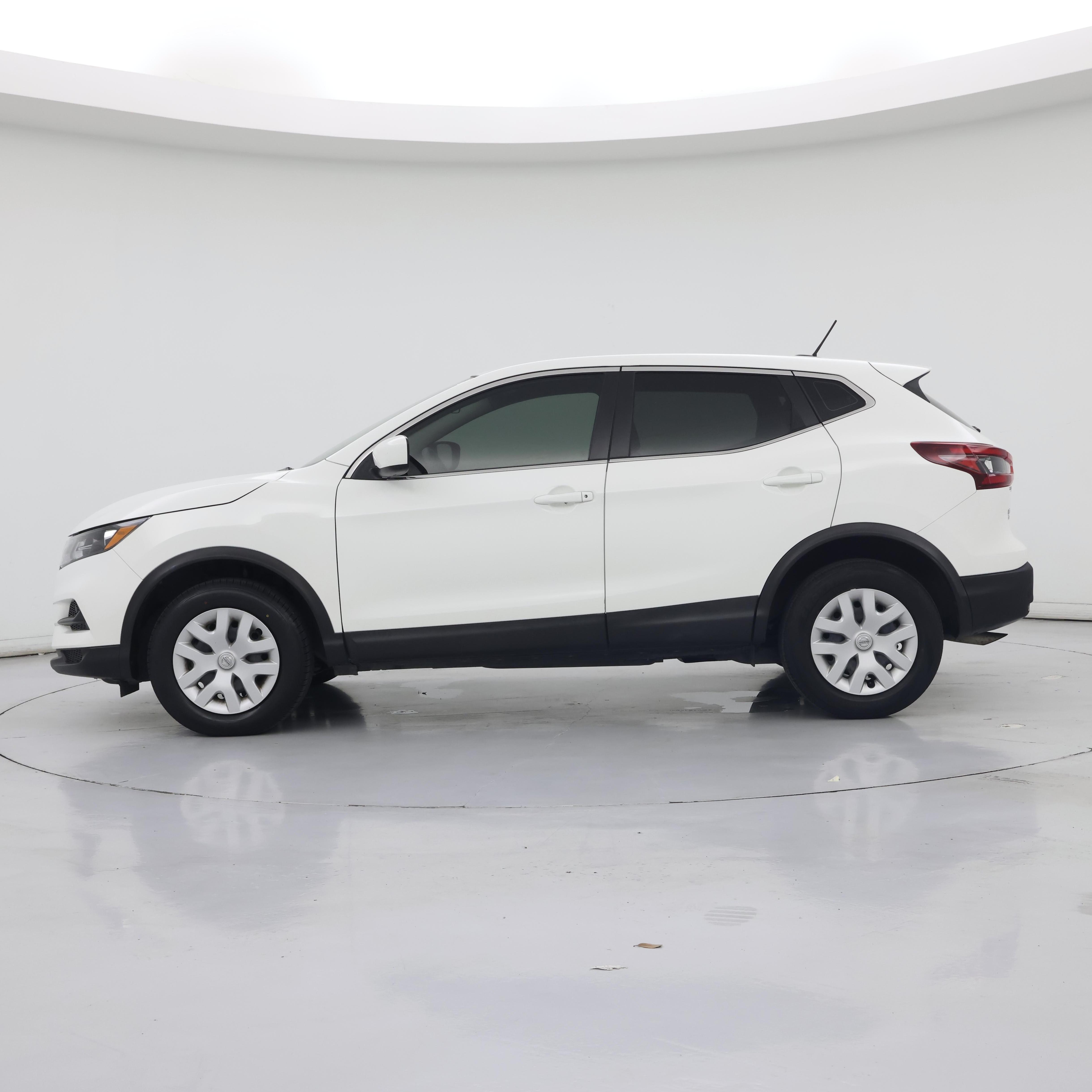 Thumbnail: 2020 Nissan Rogue Sport - 3