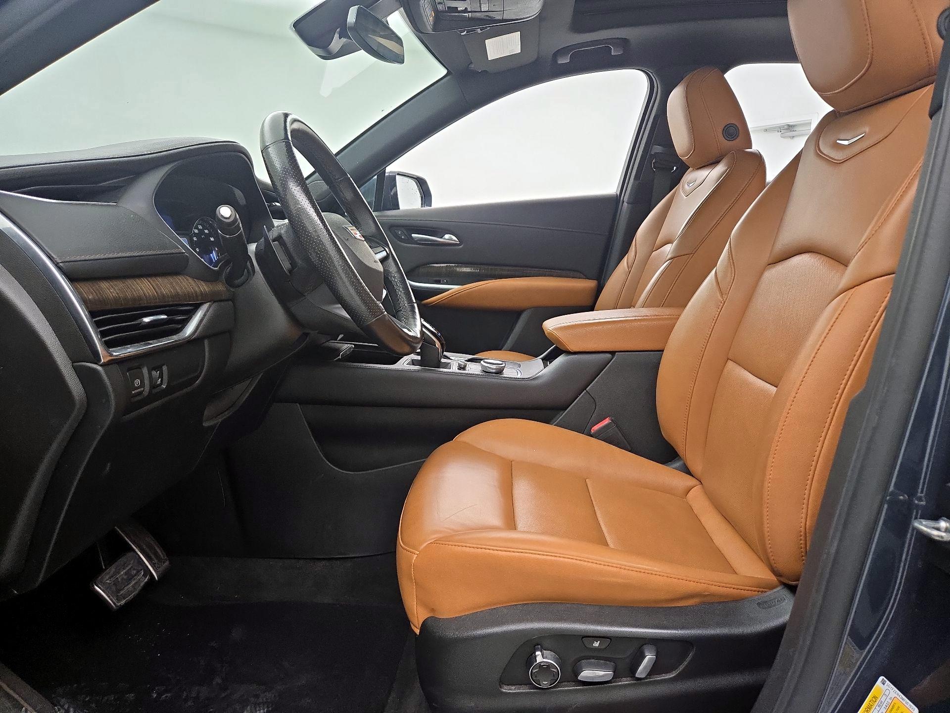 Thumbnail: 2021 Cadillac XT4 - 11