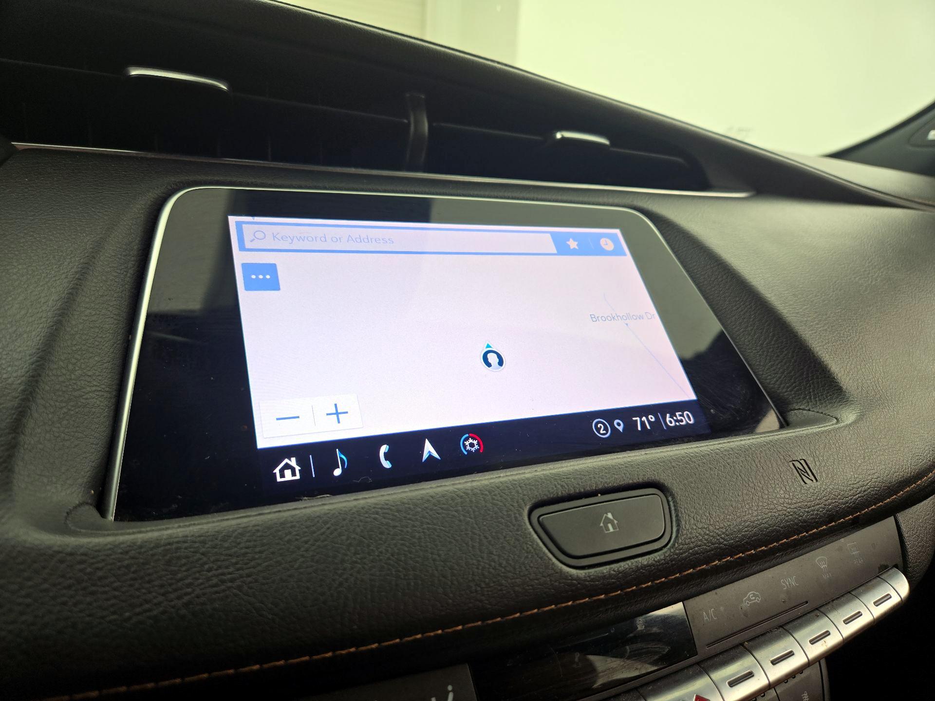 Thumbnail: 2021 Cadillac XT4 - 14