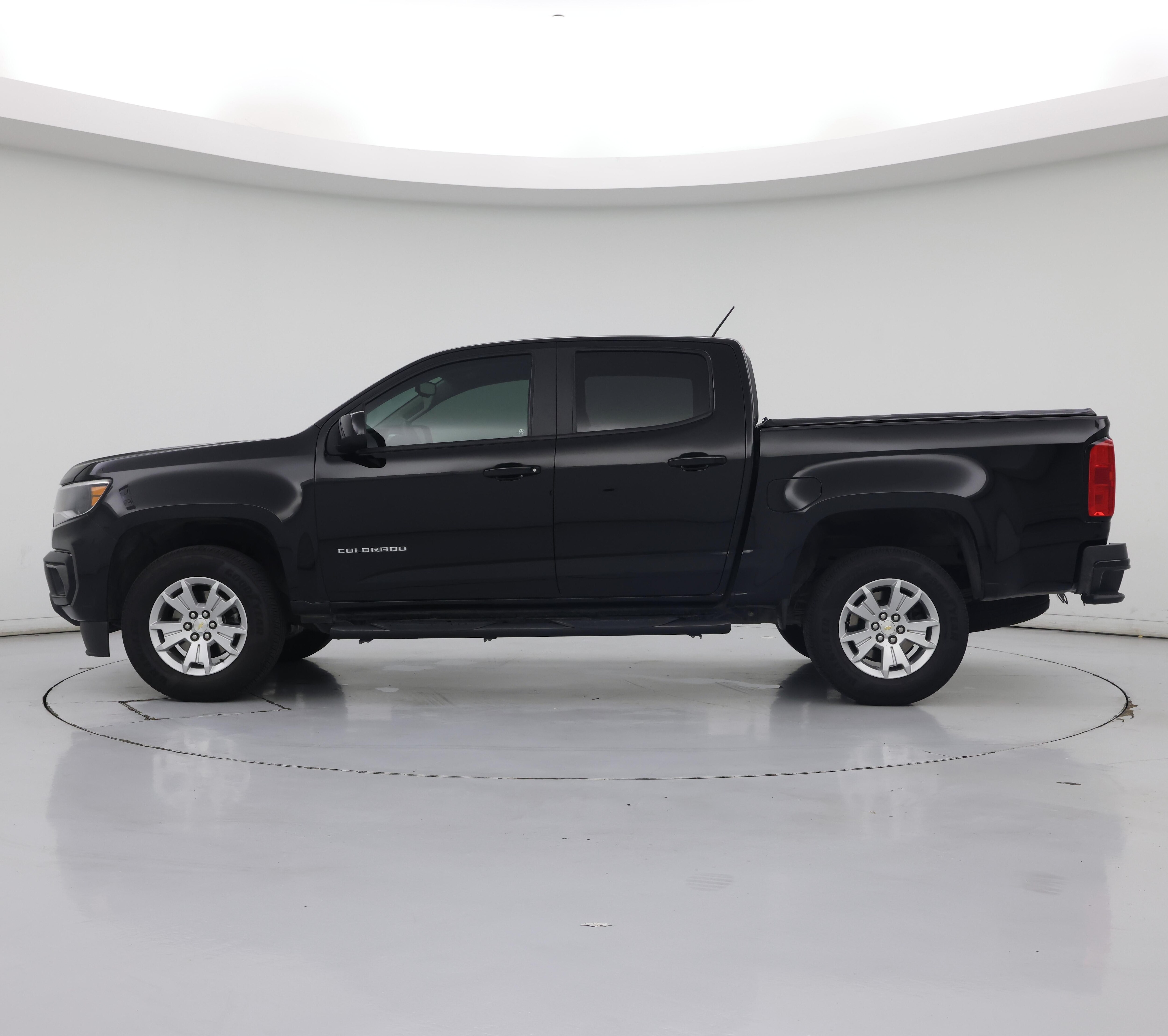 Thumbnail: 2021 Chevrolet Colorado - 3