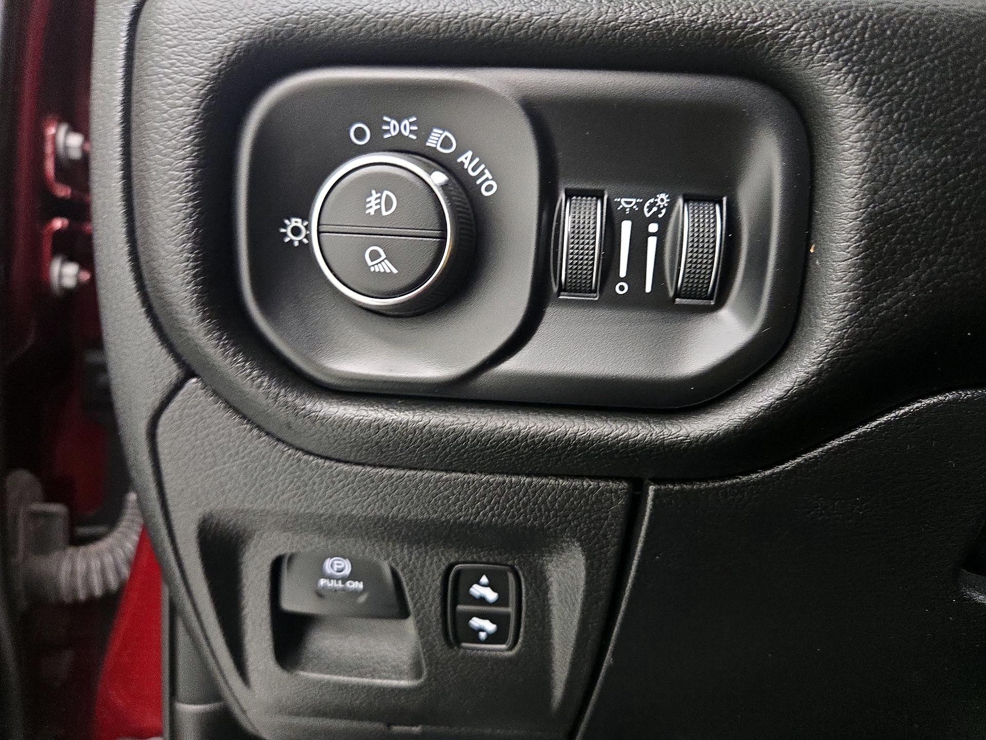 Thumbnail: 2025 RAM 1500 - 13