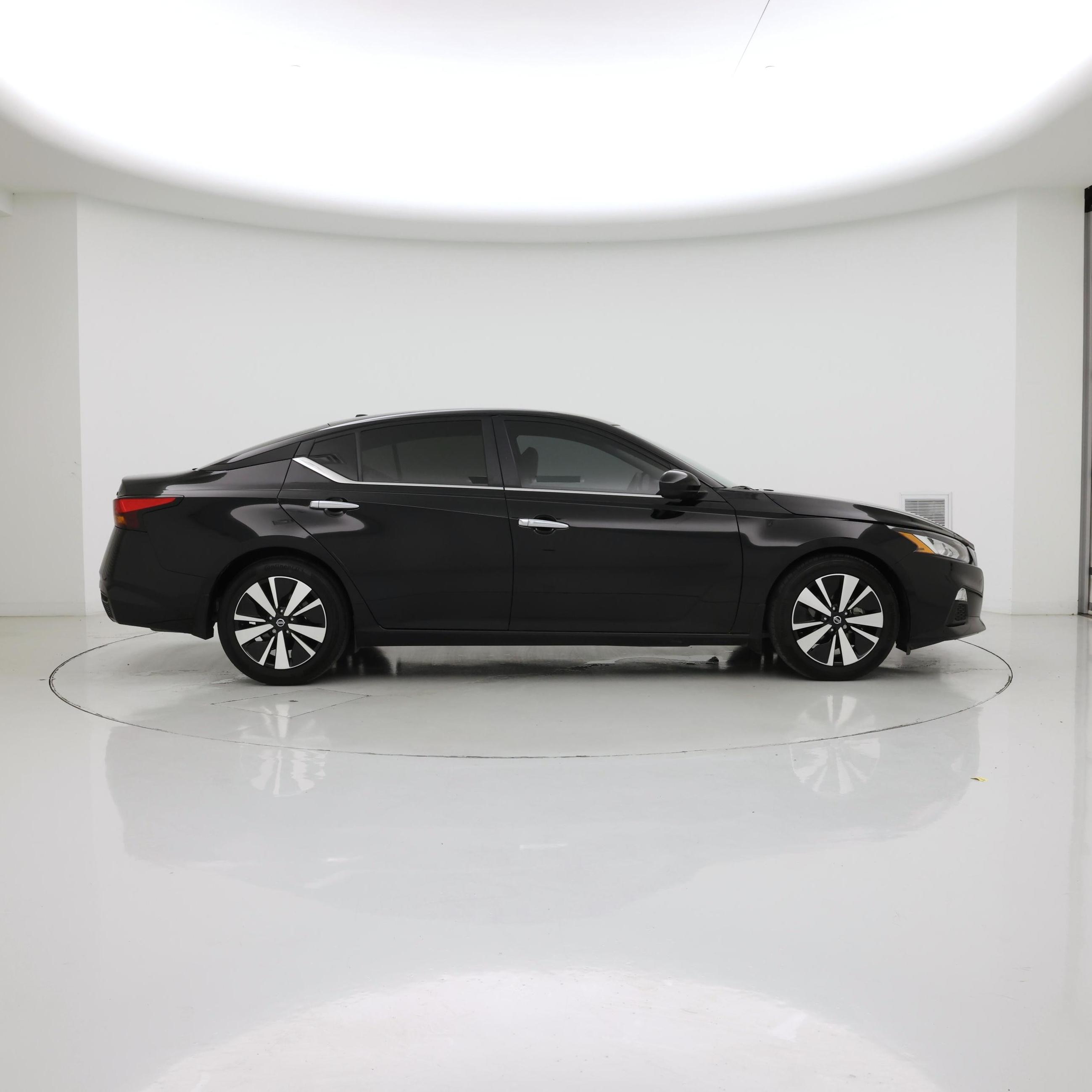 Thumbnail: 2022 Nissan Altima - 7