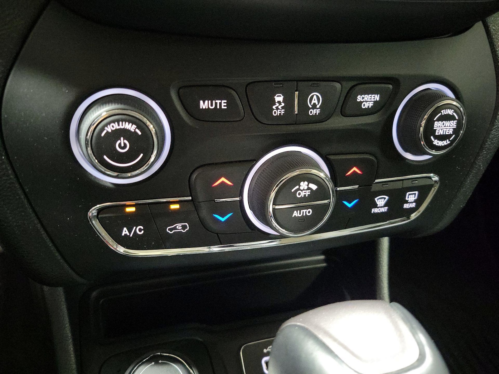 2022 Jeep Cherokee Latitude Lux - Photo 17