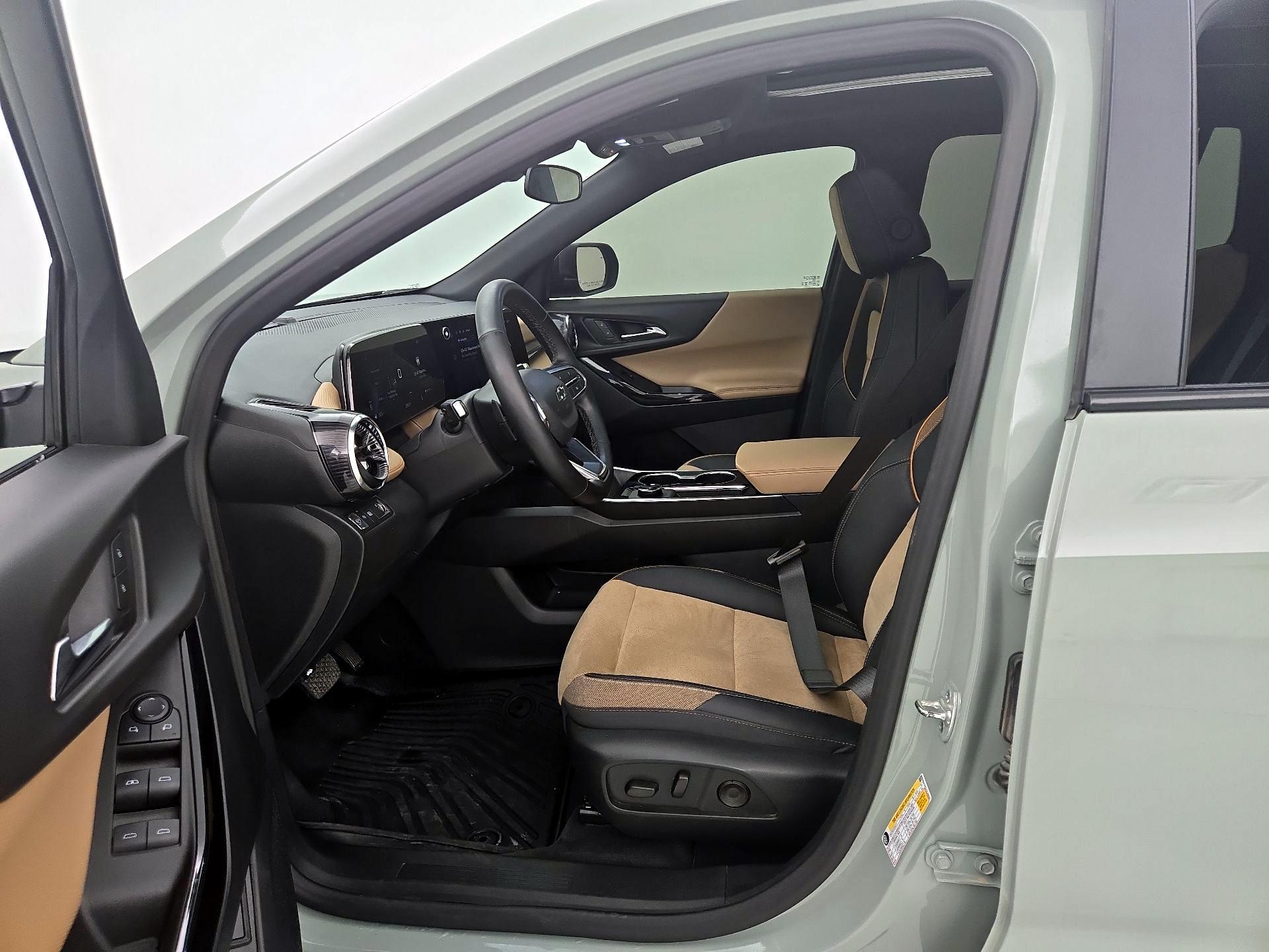 Thumbnail: 2025 Chevrolet Equinox - 11