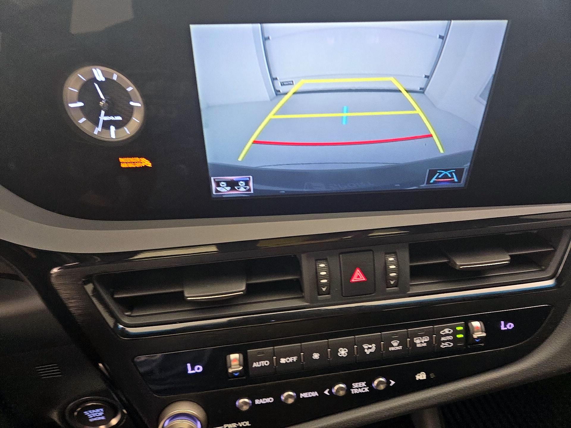 Thumbnail: 2022 Lexus ES - 14