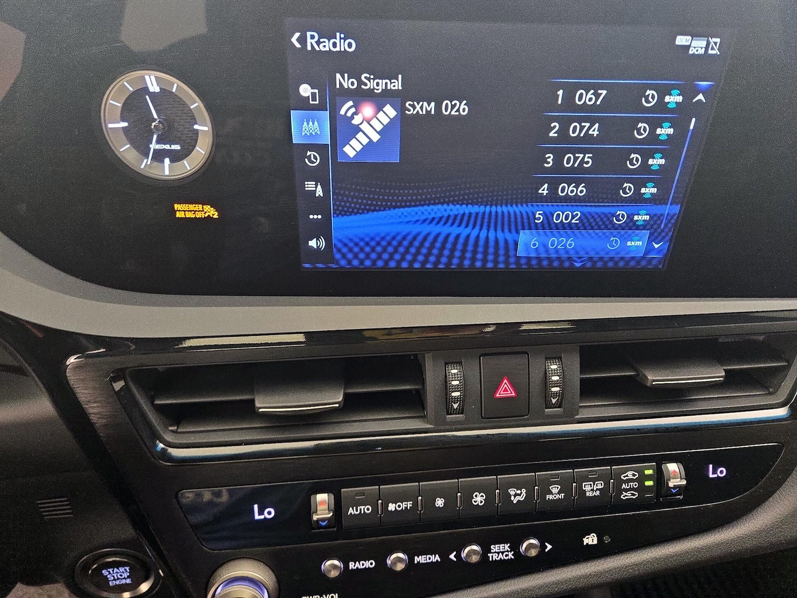 2022 Lexus ES F SPORT - Photo 16
