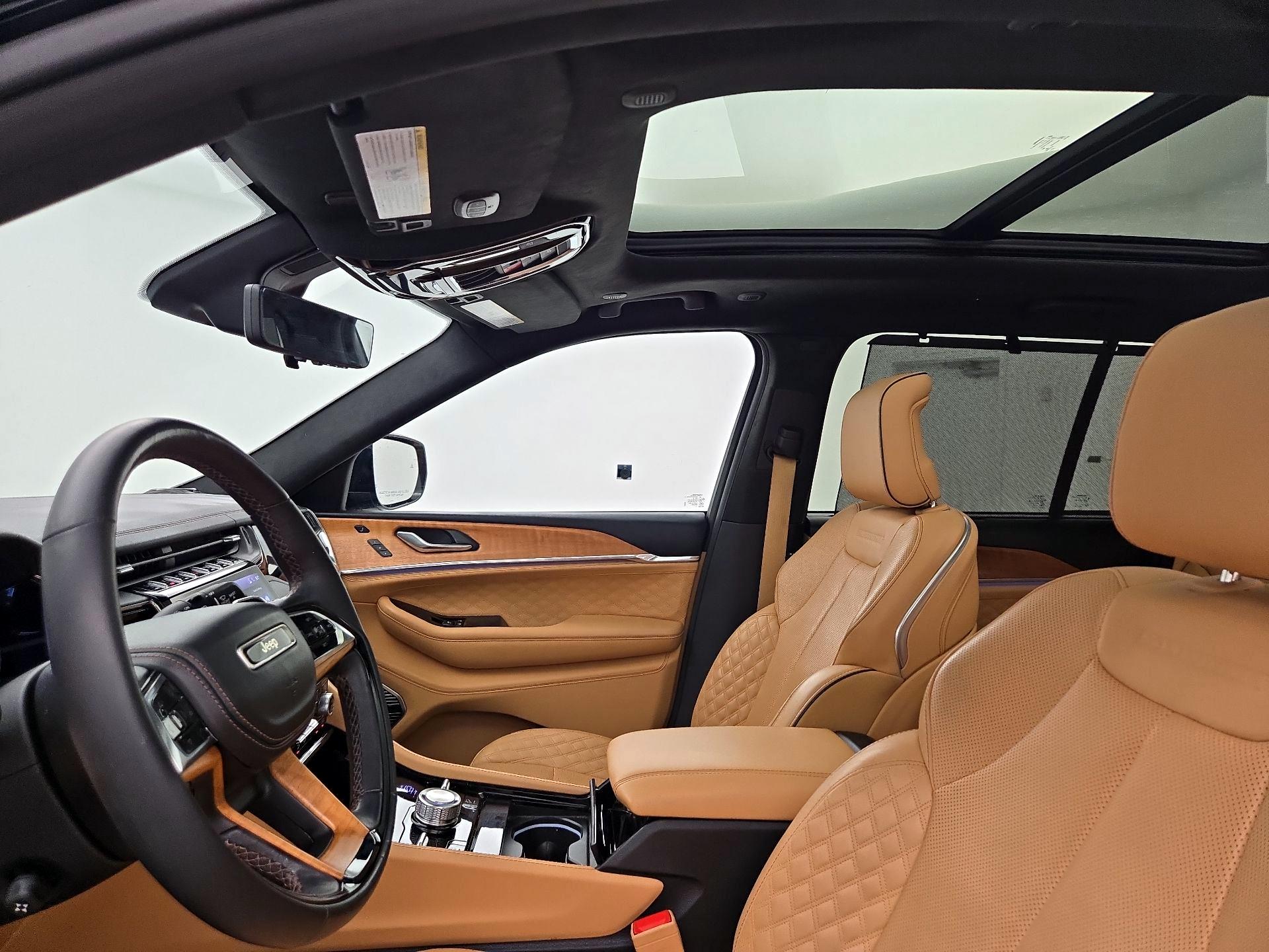 Thumbnail: 2023 Jeep Grand Cherokee - 19