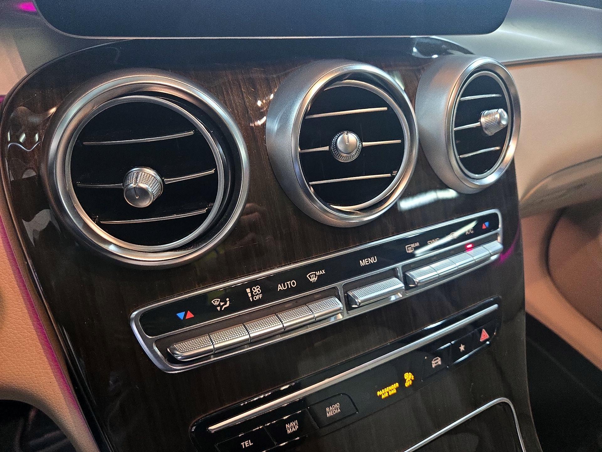 Thumbnail: 2022 Mercedes-Benz GLC - 16