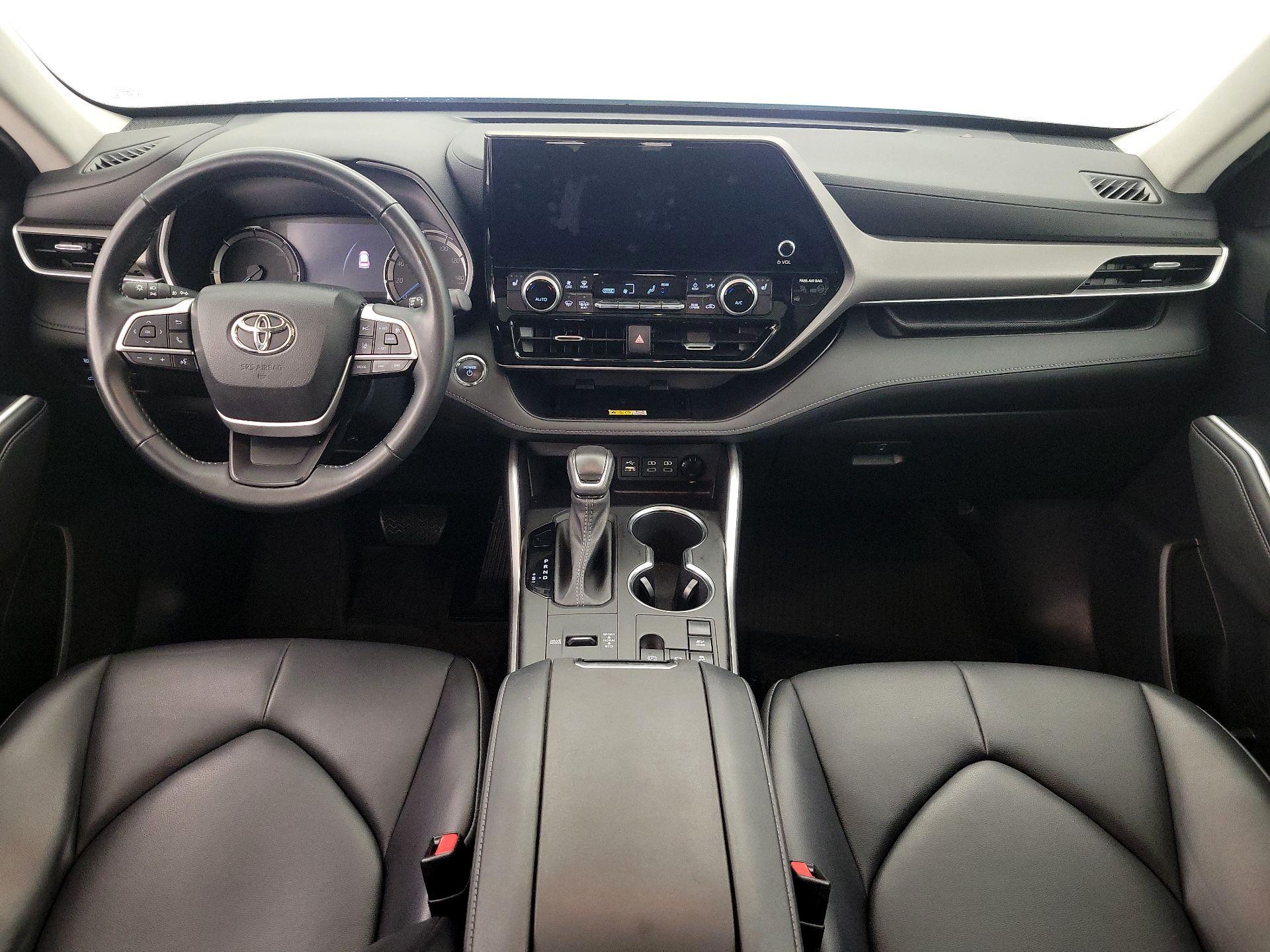 Thumbnail: 2023 Toyota Highlander - 9