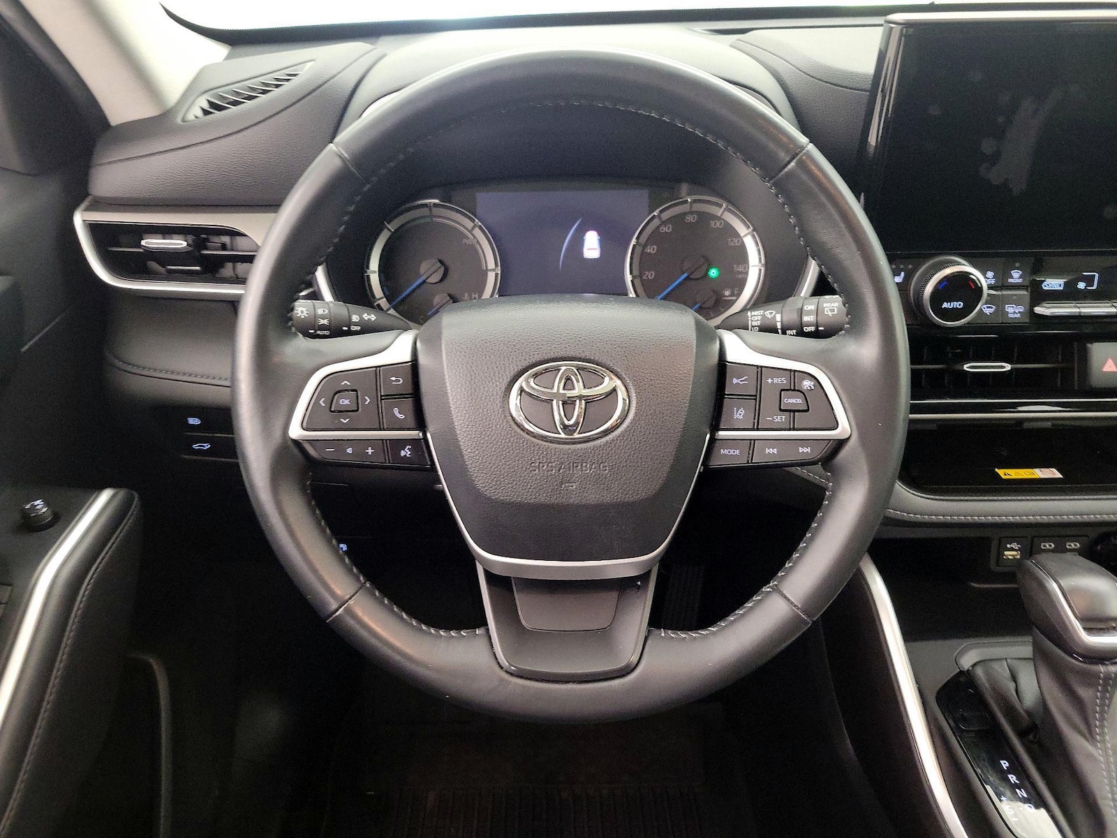 2023 Toyota Highlander XLE - Photo 11