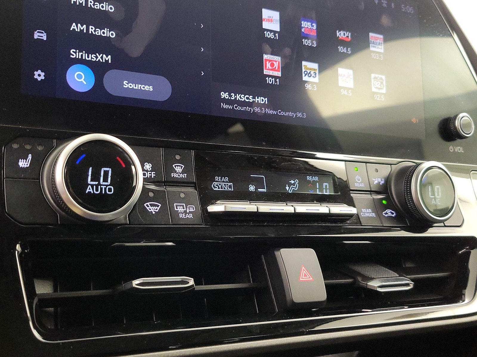 2023 Toyota Highlander XLE - Photo 17