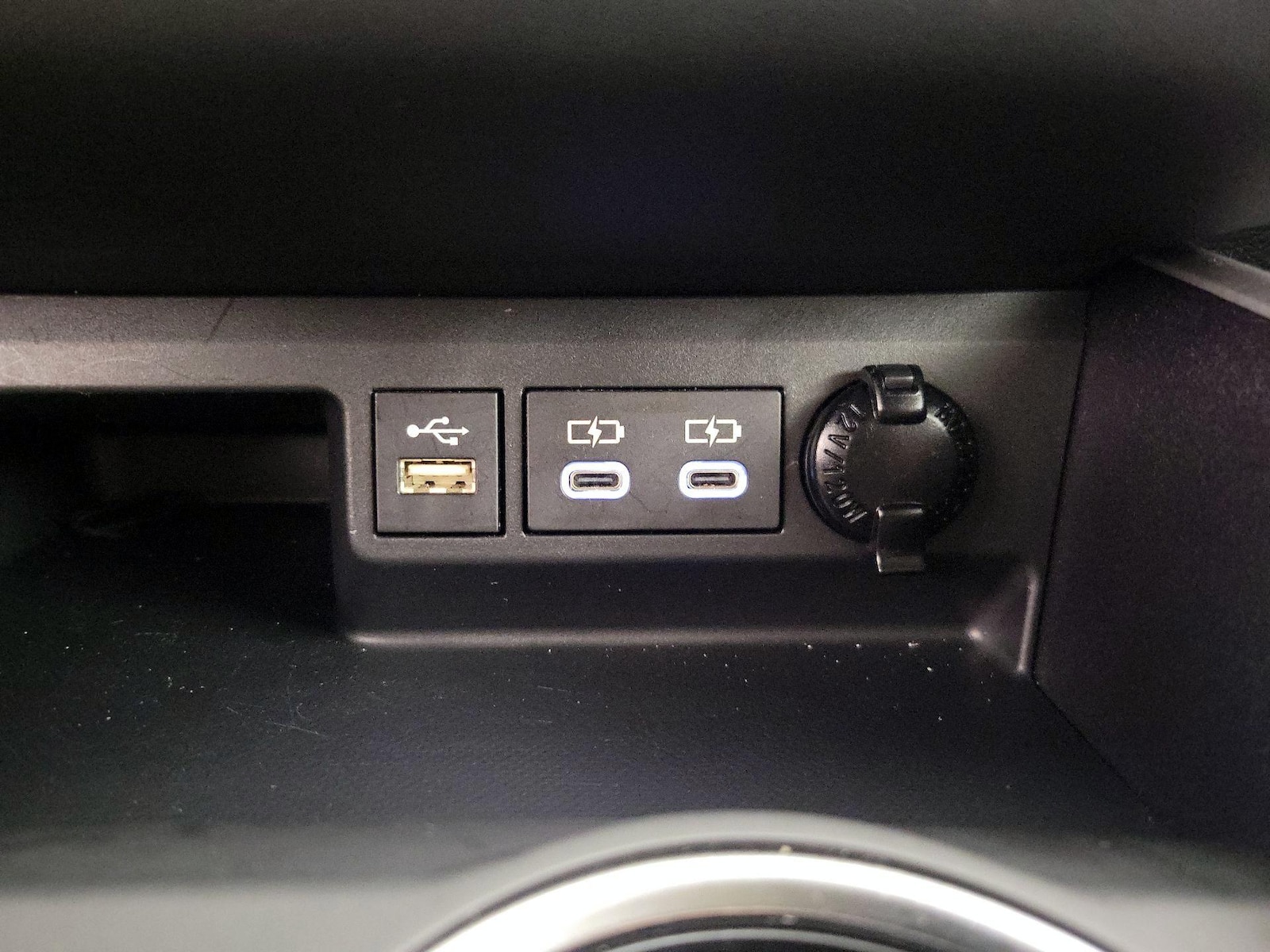 2023 Toyota Highlander XLE - Photo 19