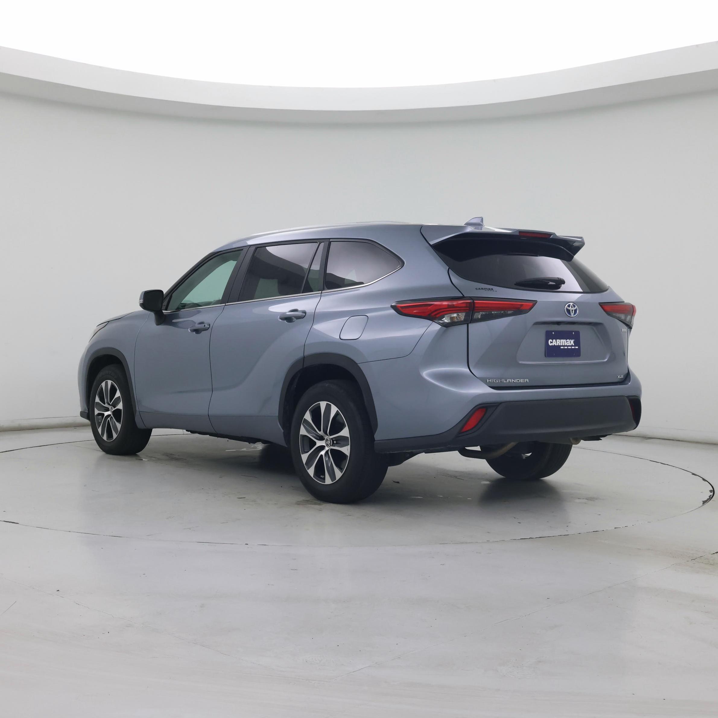 Thumbnail: 2023 Toyota Highlander - 2