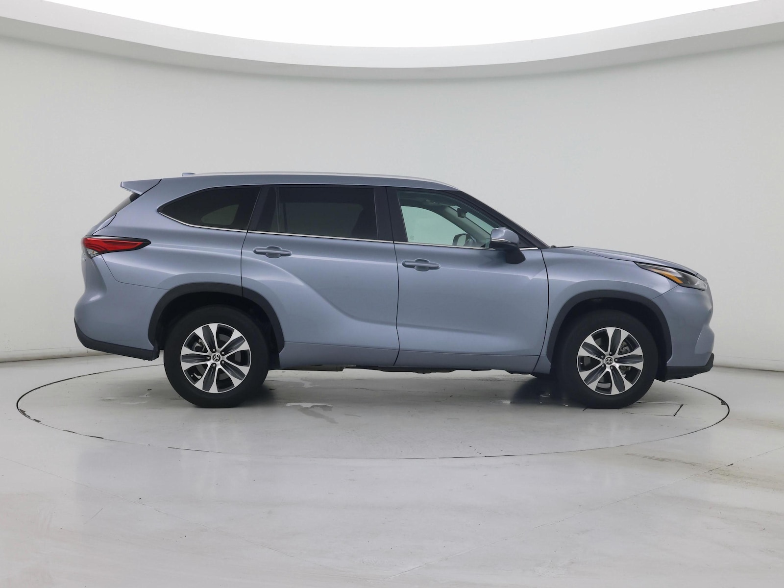2023 Toyota Highlander XLE - Photo 8