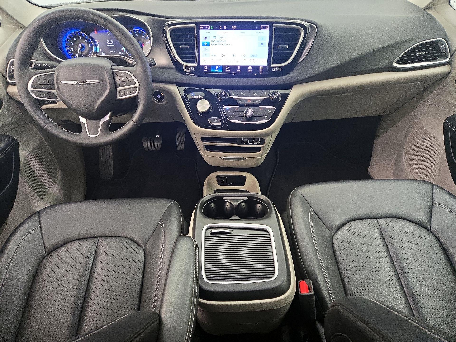 Thumbnail: 2024 Chrysler Pacifica - 9